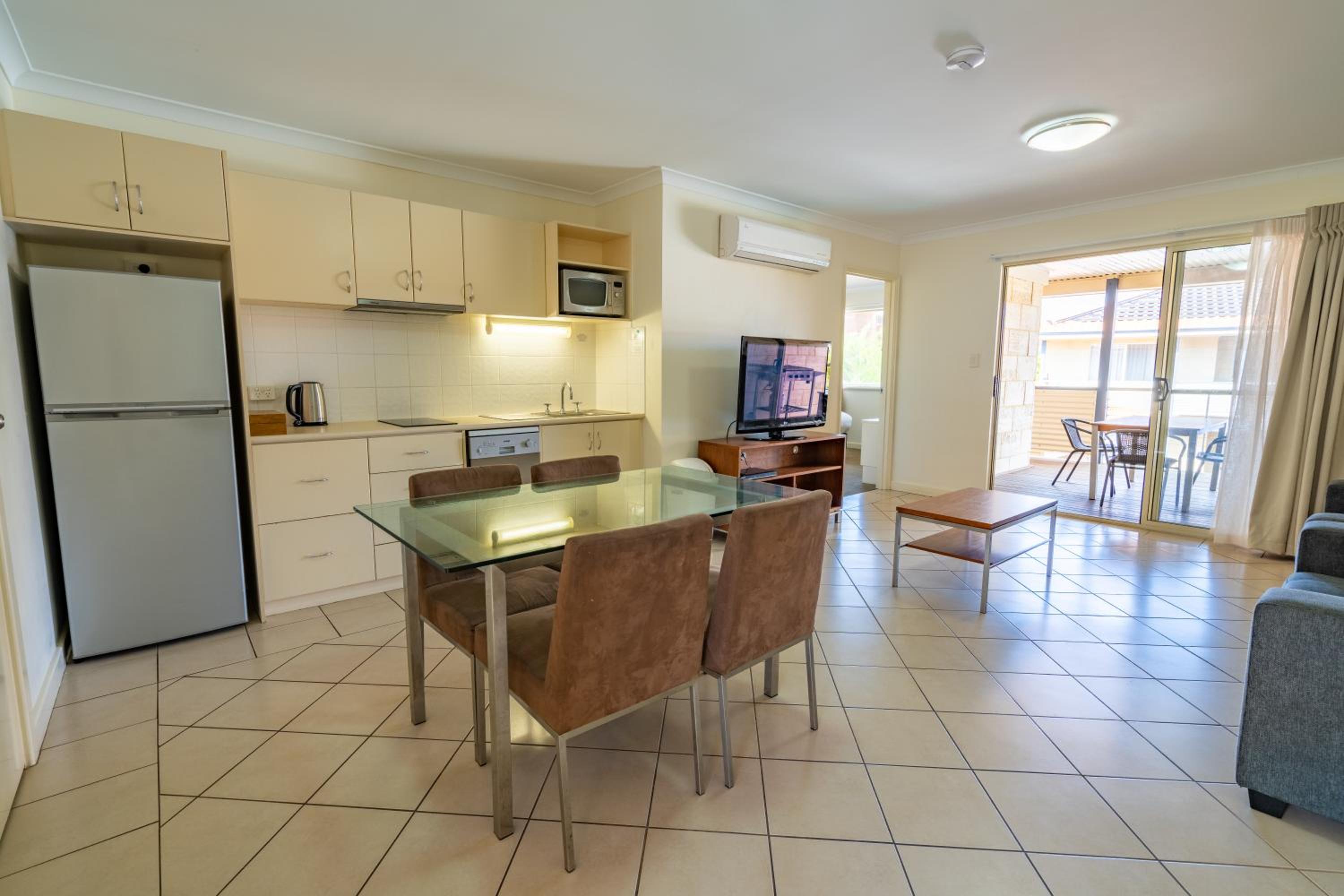 Two-Bedroom Suite with Spa Bath photo 2