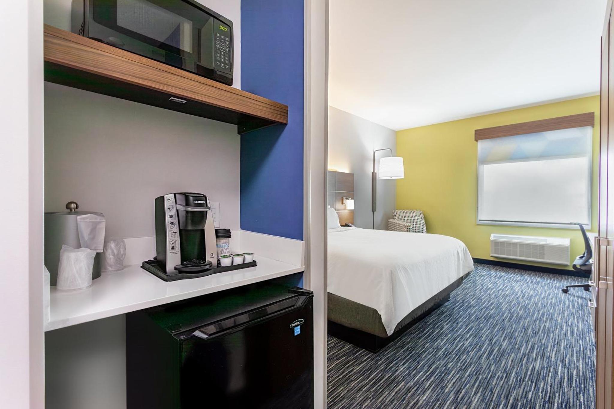Standard King Room - Photo 2