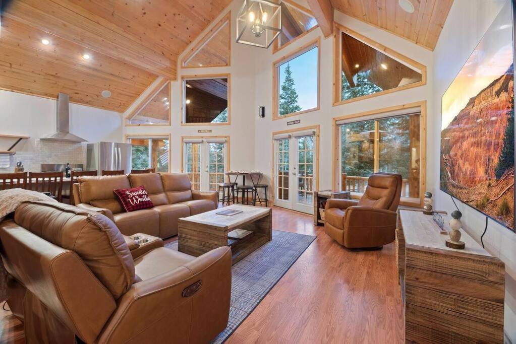 Three-Bedroom Chalet photo 1