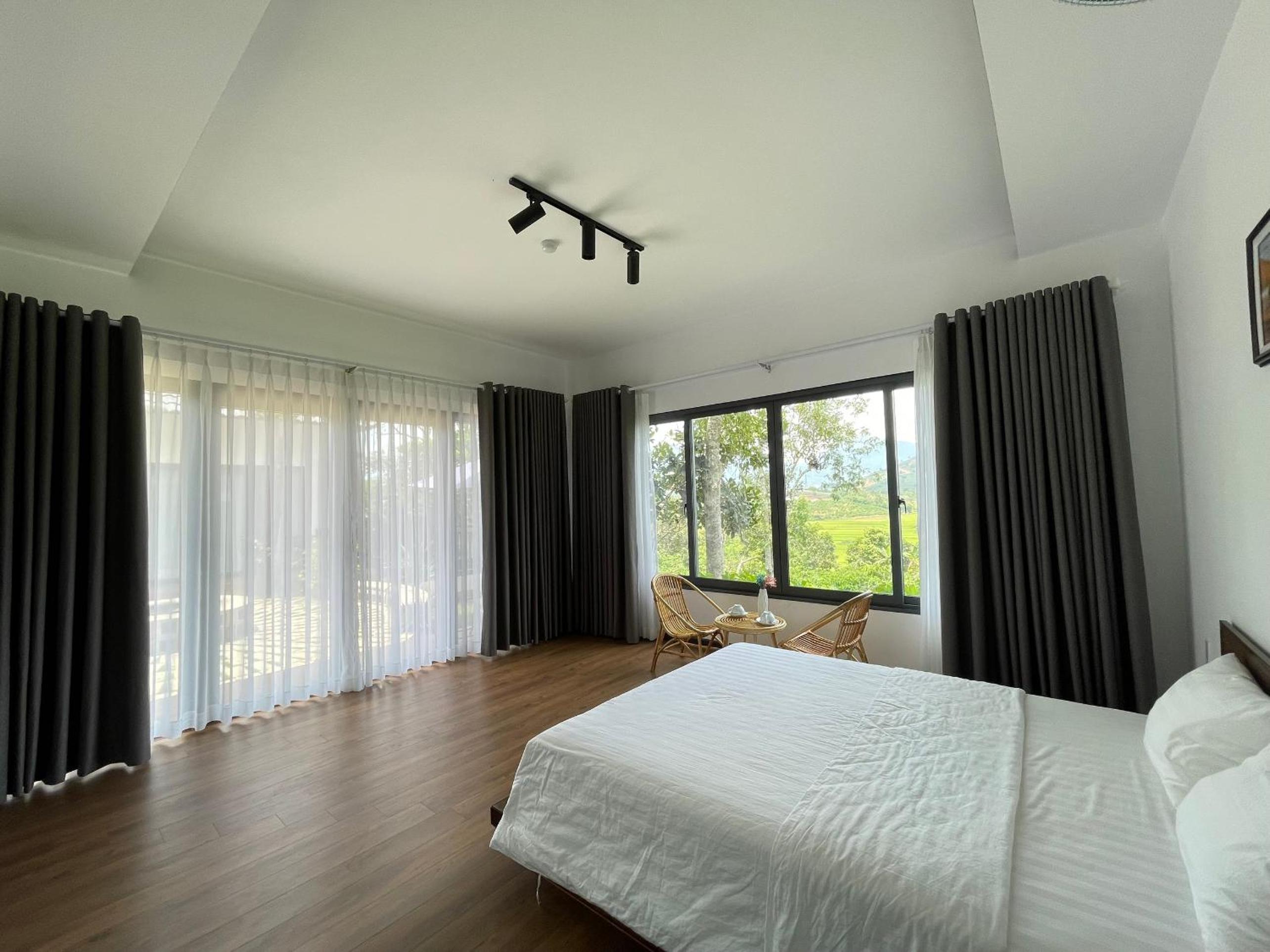 Large Double Room photo 1