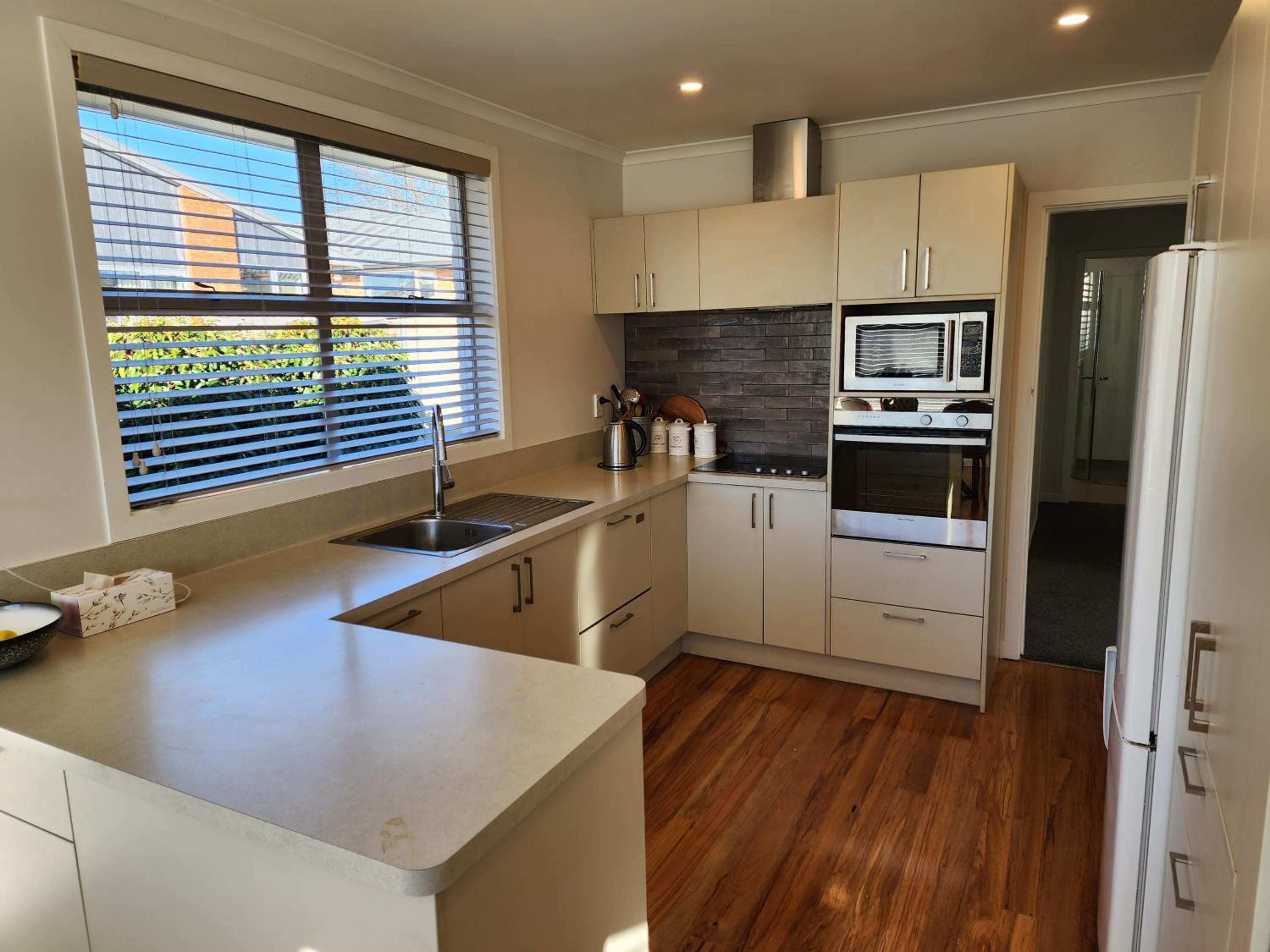 Apartment with Mountain View (253 Highgate)