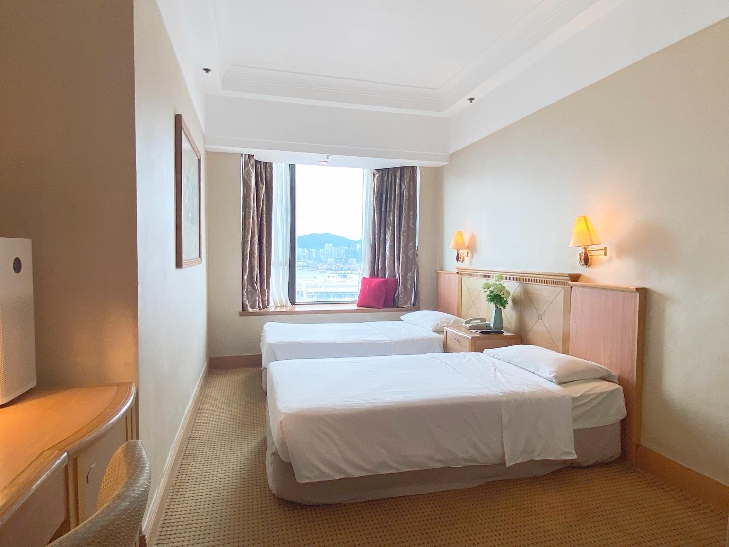 Superior Plus Double or Twin Room (Partial Harbor View)