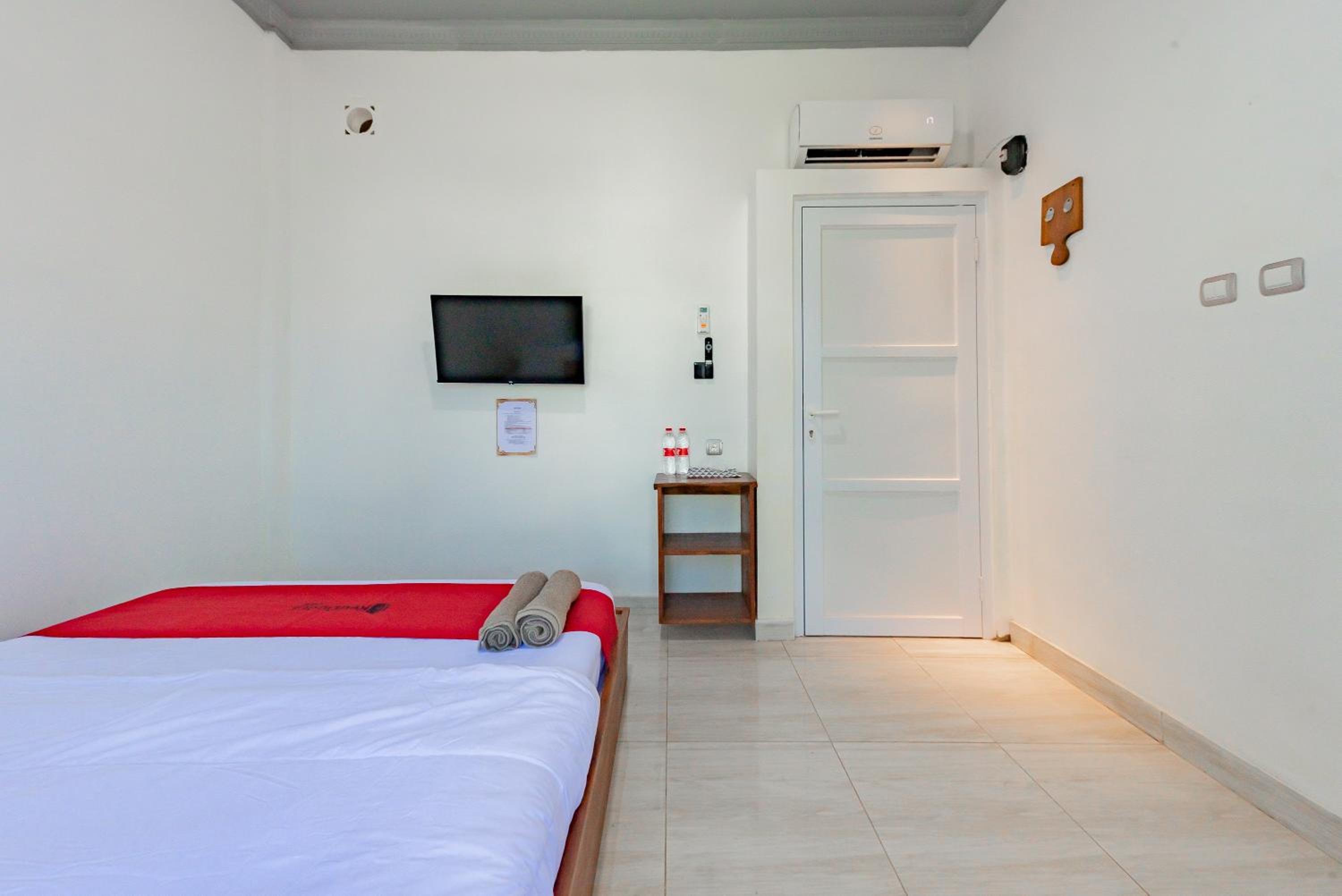 Deluxe Room - Photo 3