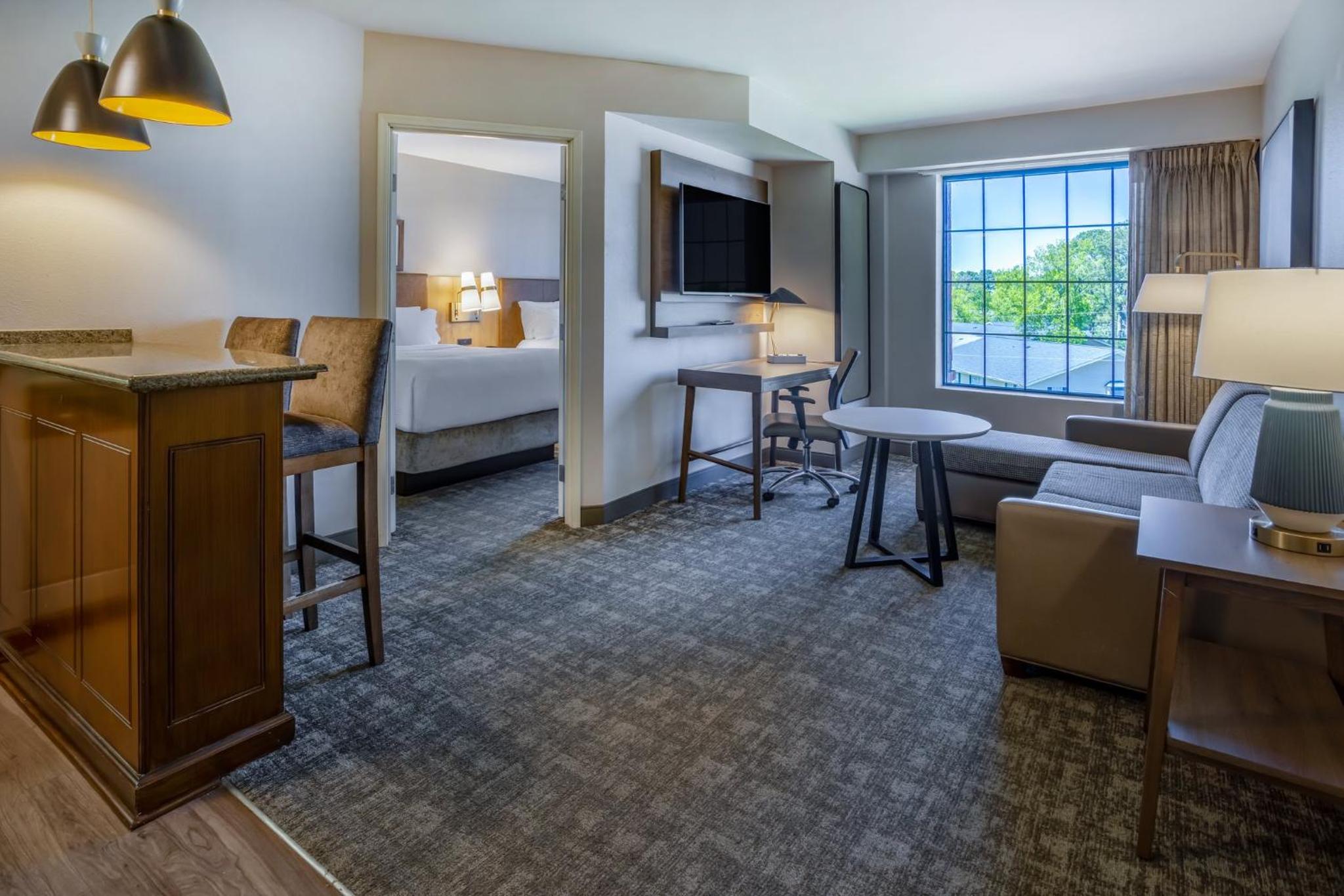 One-Bedroom Suite with Two Queen Beds - Photo 2