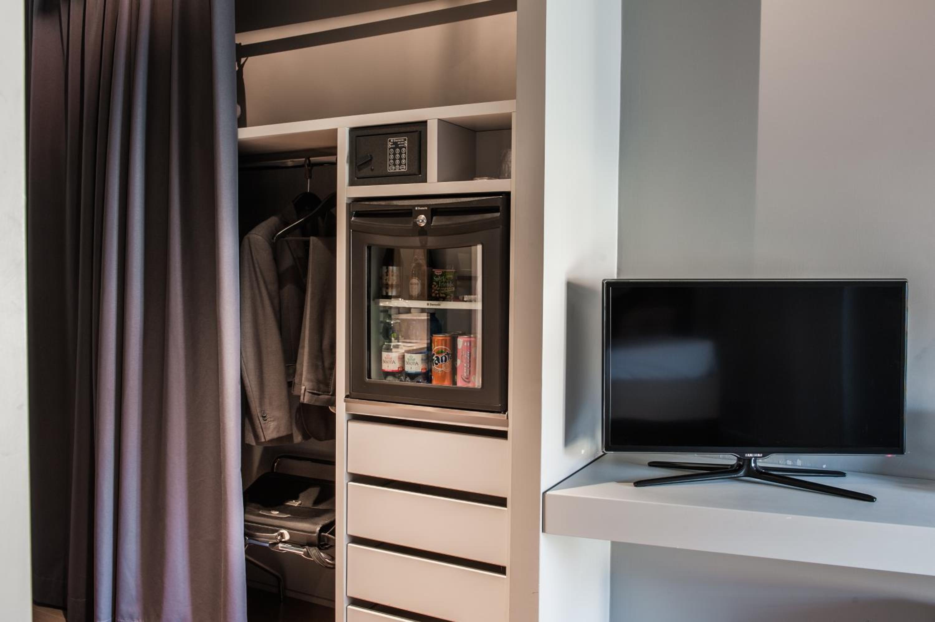 Premium Triple Room - Photo 7