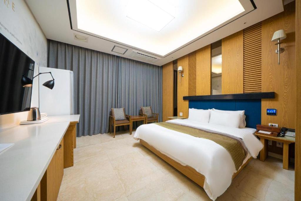 Deluxe Double Room - Photo 3