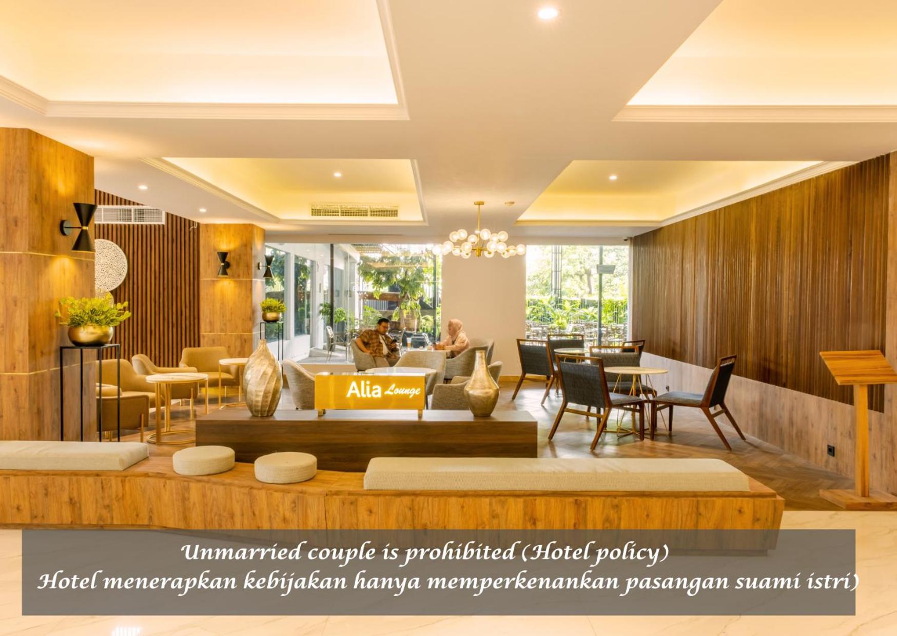 Deluxe King Room - Photo 5
