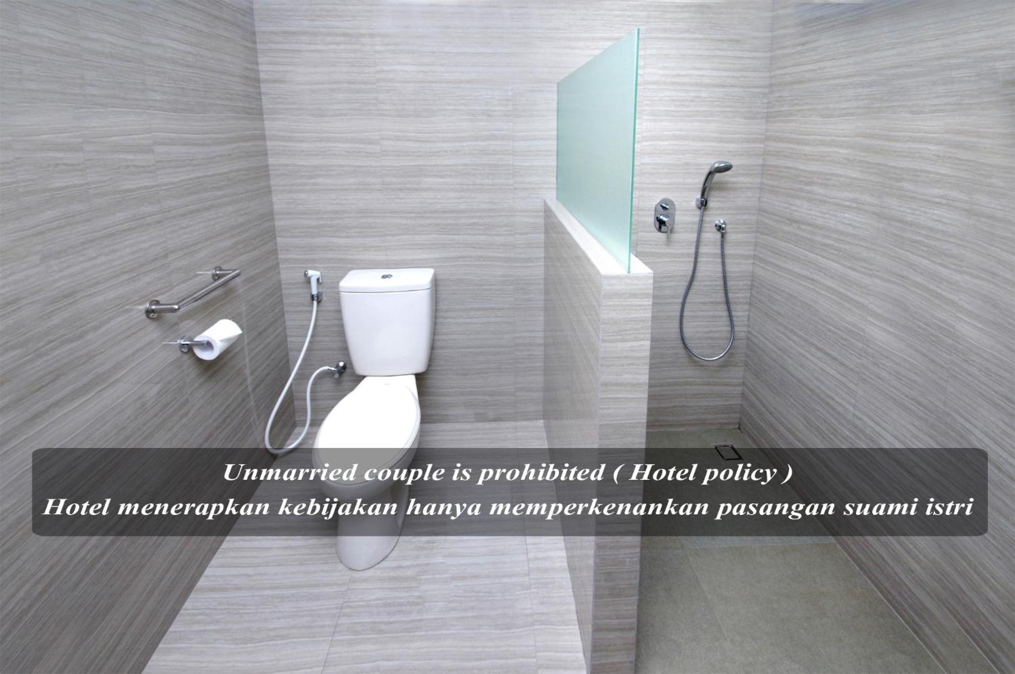 Deluxe King Room - Photo 10