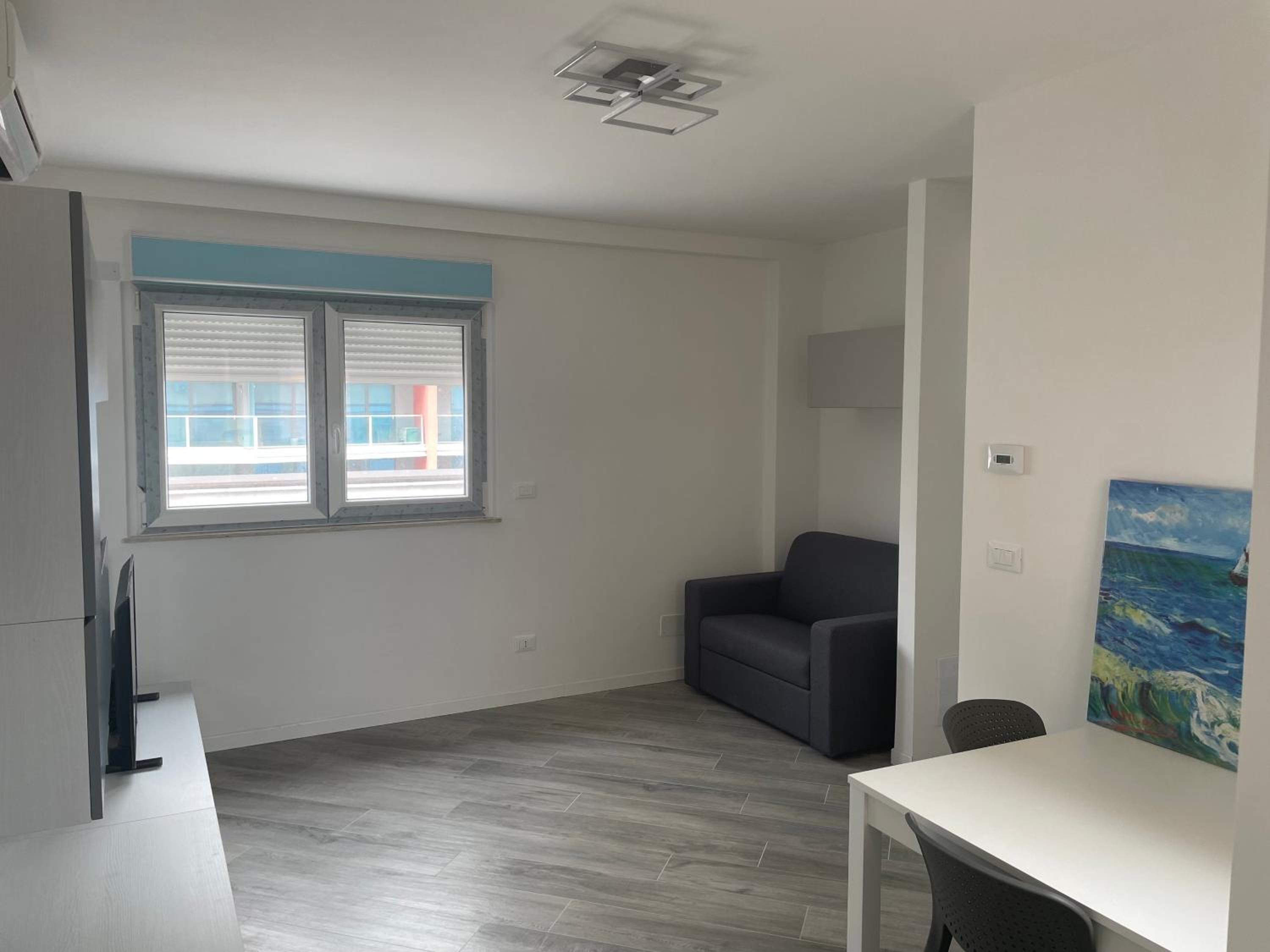 One-Bedroom Apartment photo 2