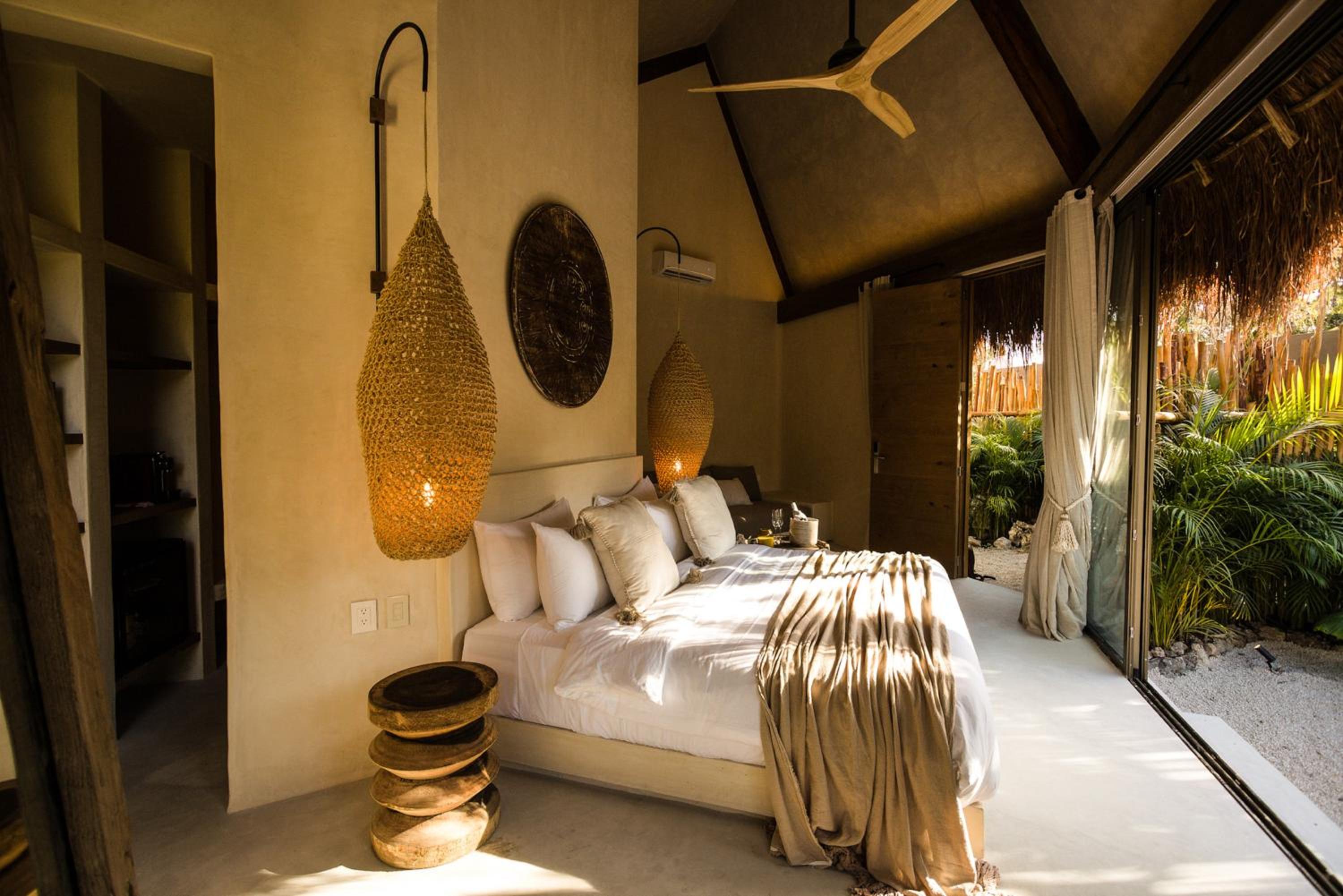 Deluxe Muare Suite