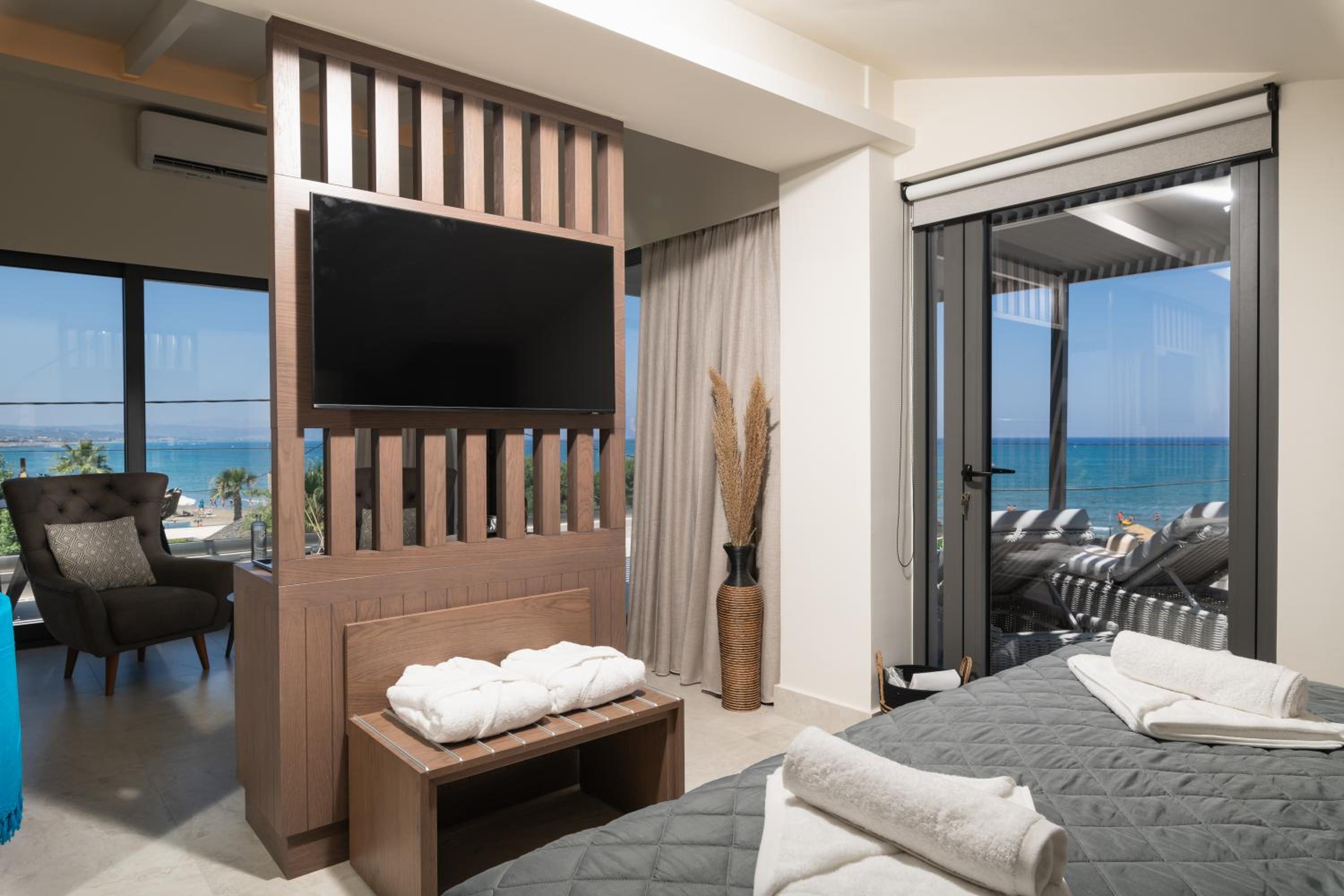 Junior Suite with Sea View, Private Pool and Hammam - Photo 1