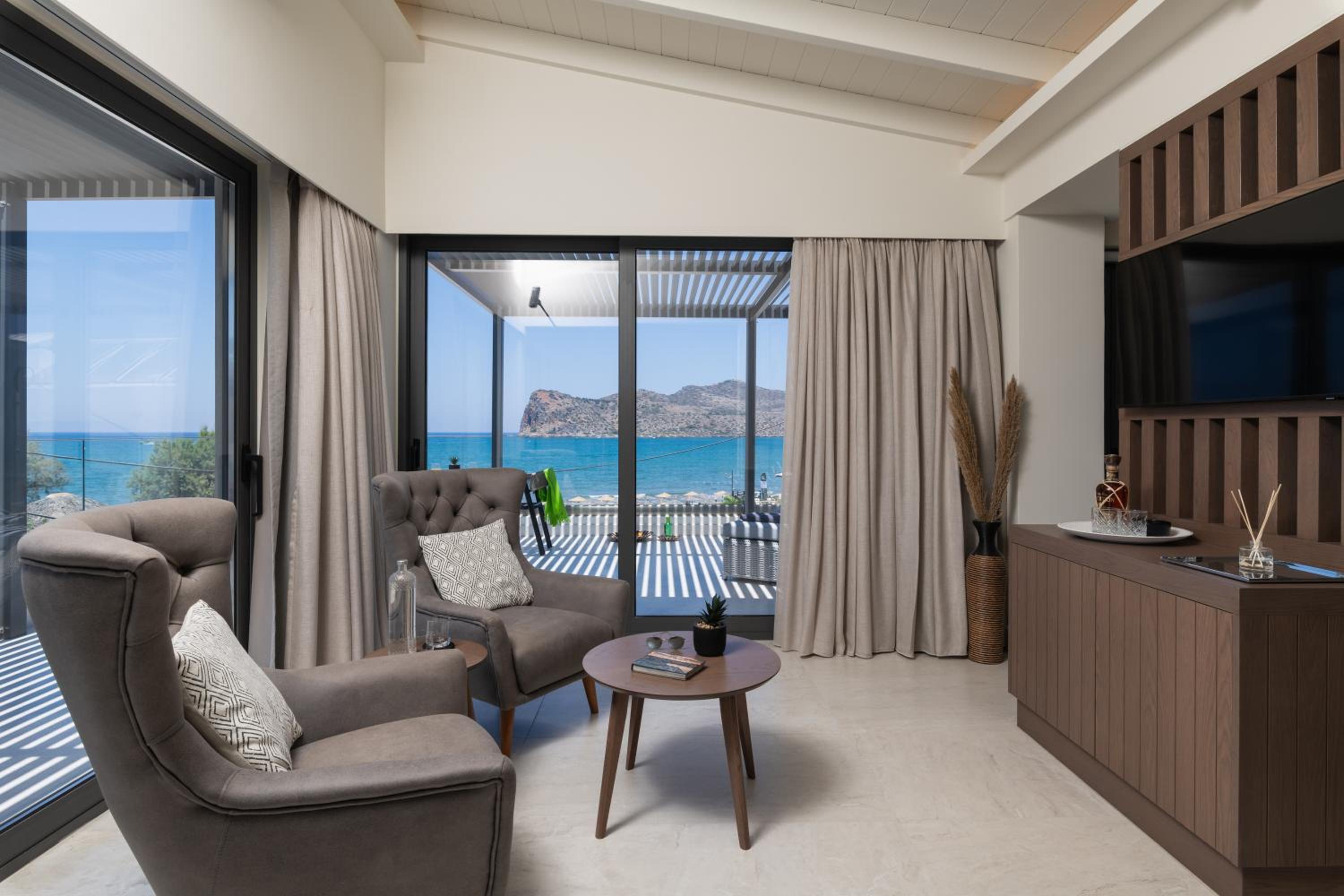 Junior Suite with Sea View, Private Pool and Hammam - Photo 2
