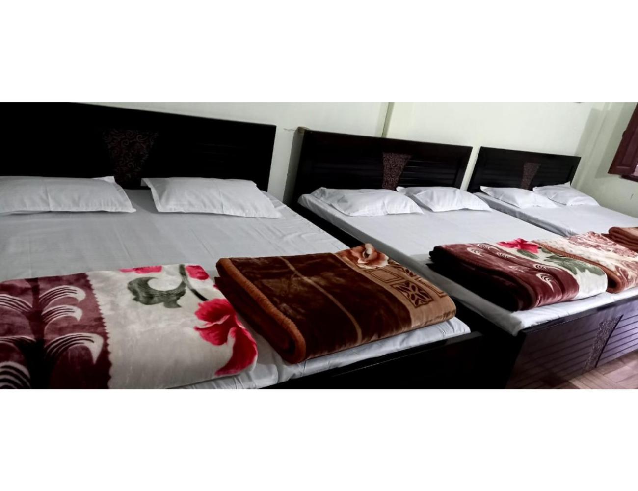 6-Bed Mixed Dormitory Room photo 1
