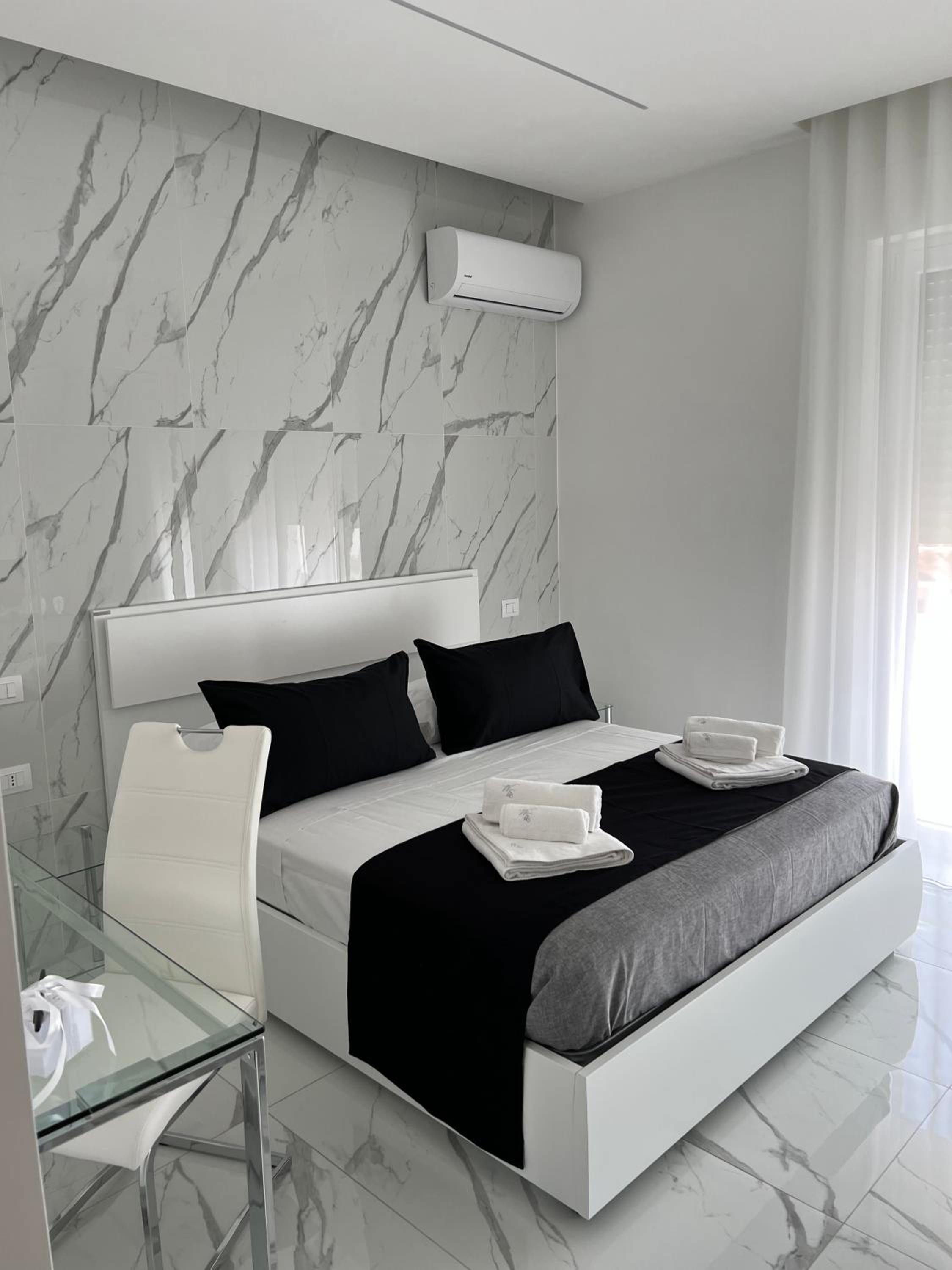带阳台的豪华双人房