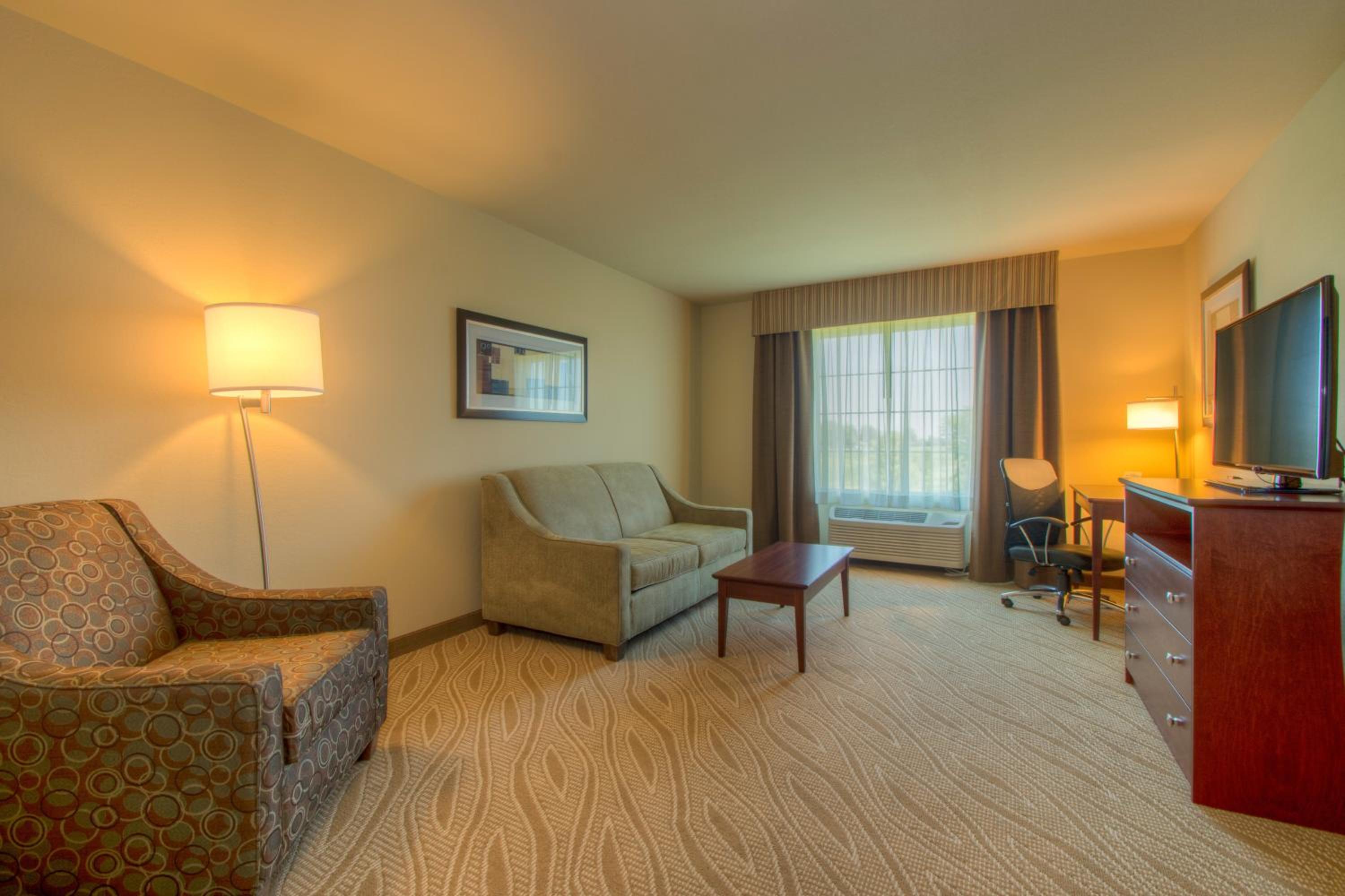 King Suite with Sofa Bed photo 3