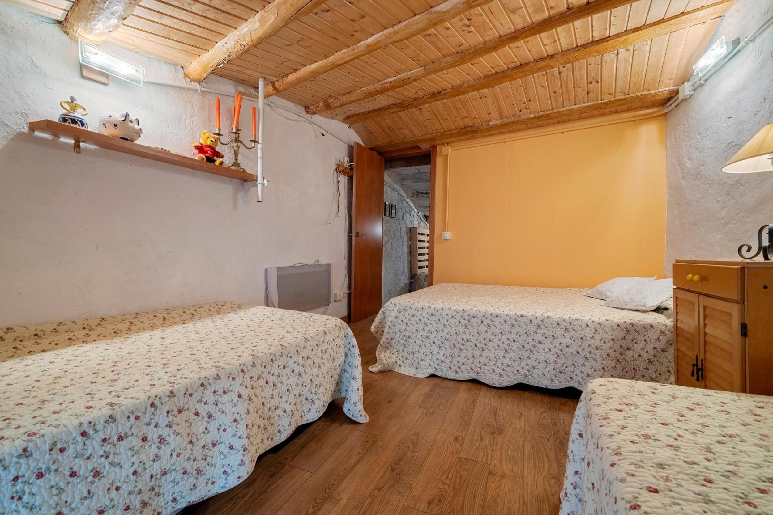 Three-Bedroom House photo 2