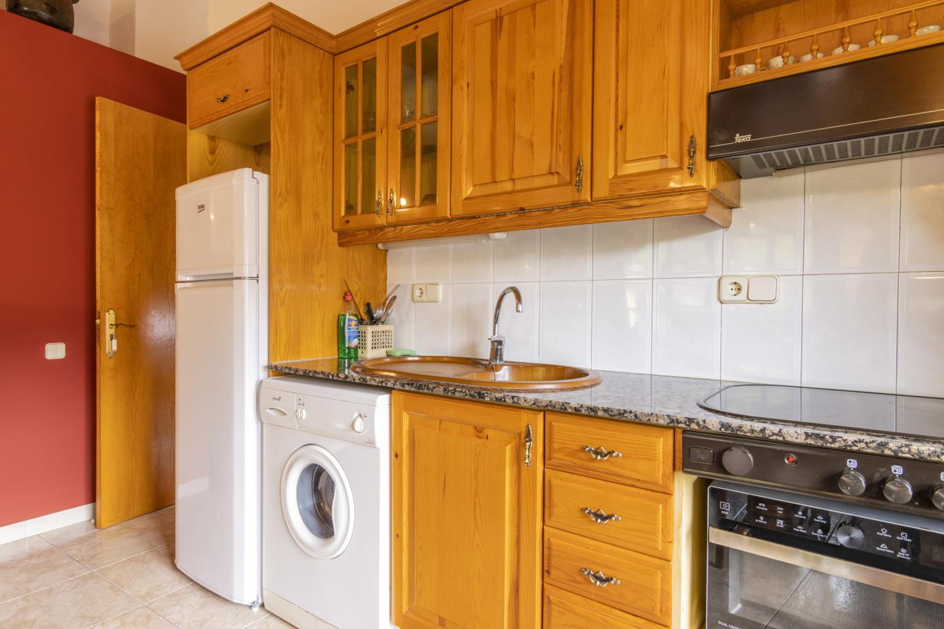 Three-Bedroom Apartment with Mountain View photo 2