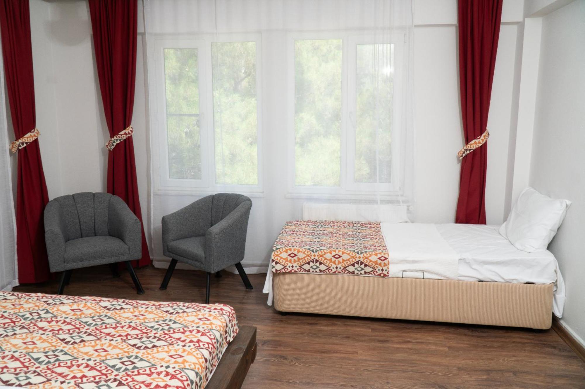 Room with Mountain View photo 3