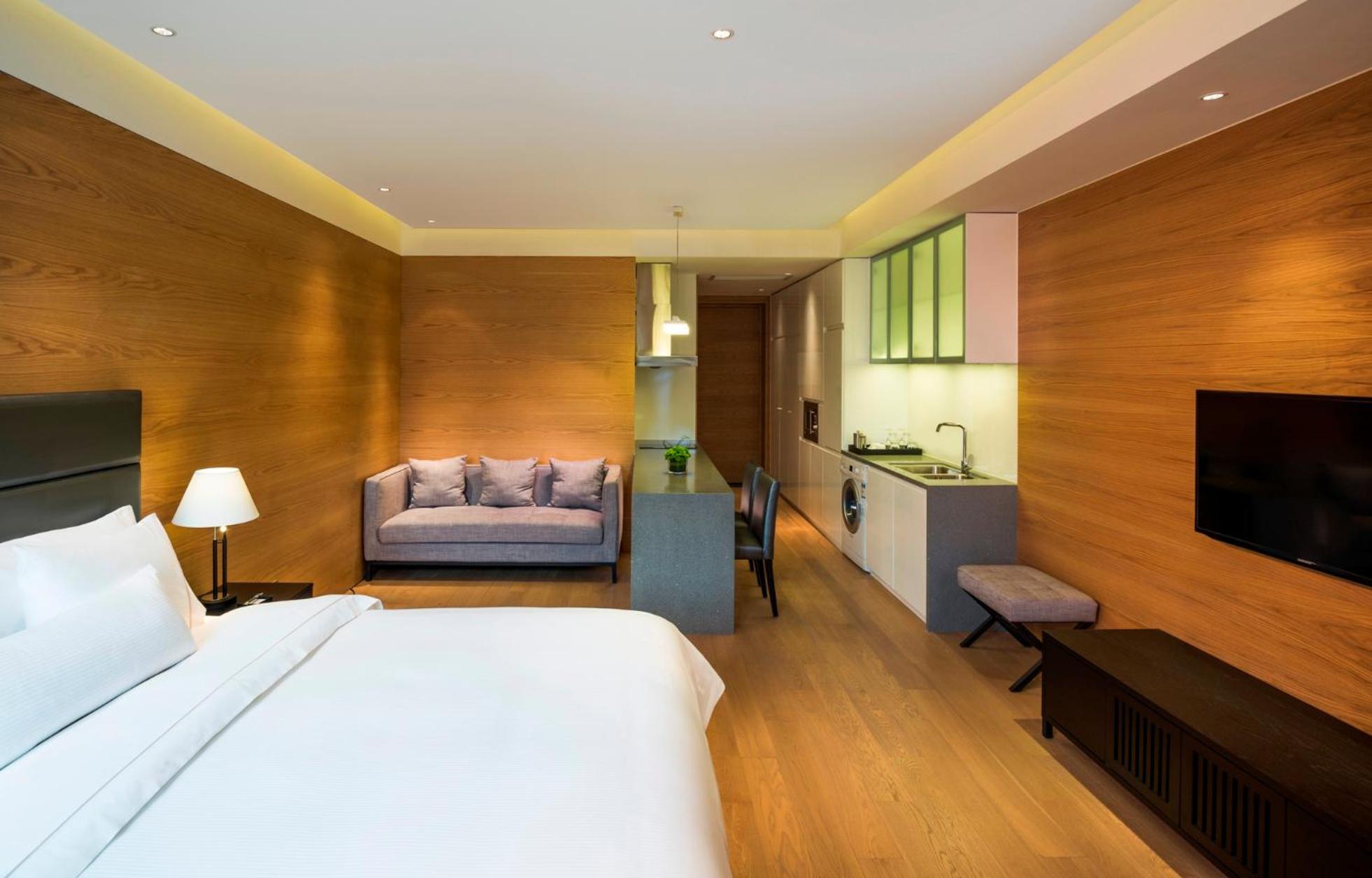 Westin Studio, 1 Bedroom Apartment