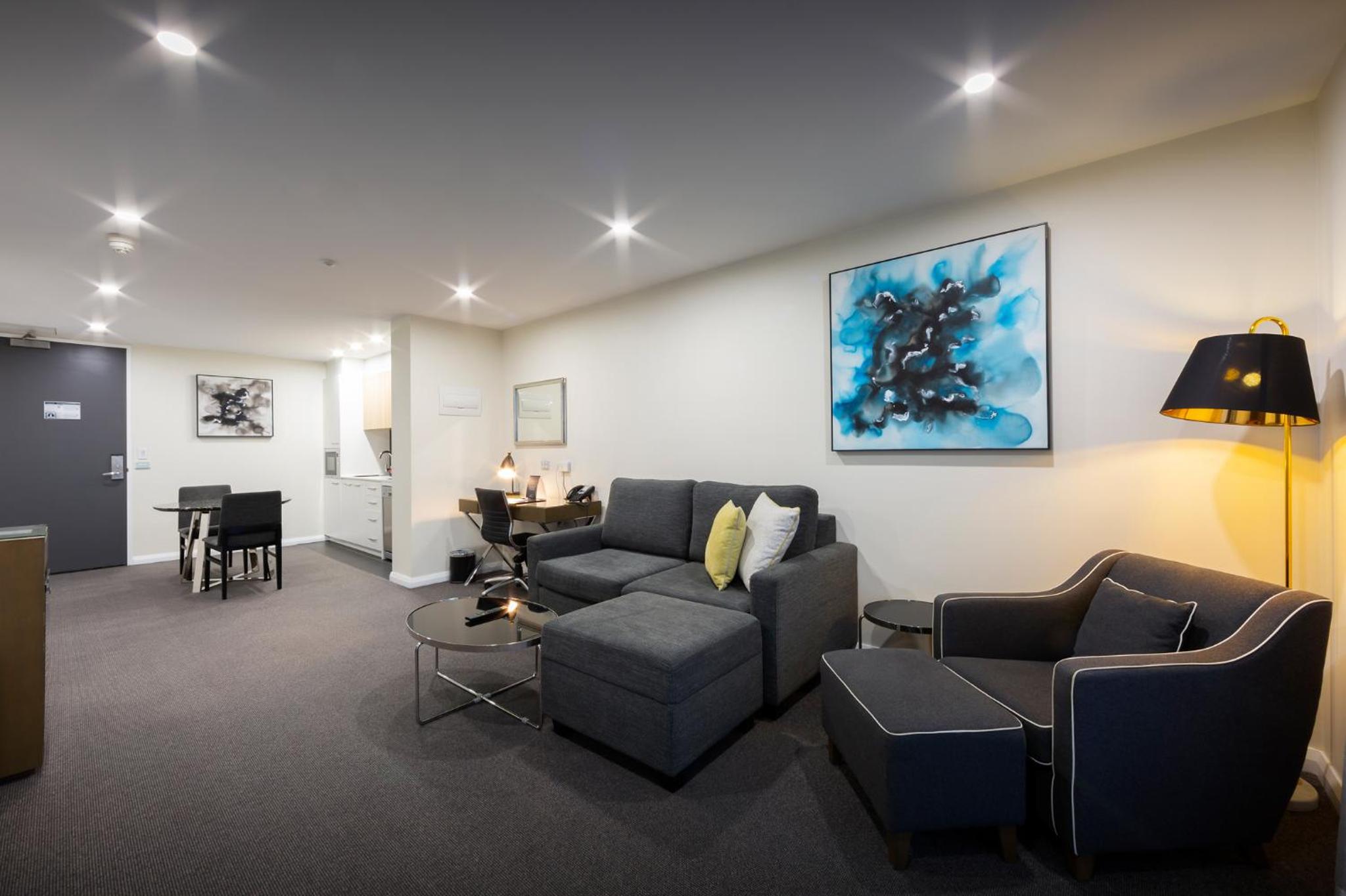 One-Bedroom Apartment with Balcony photo 2