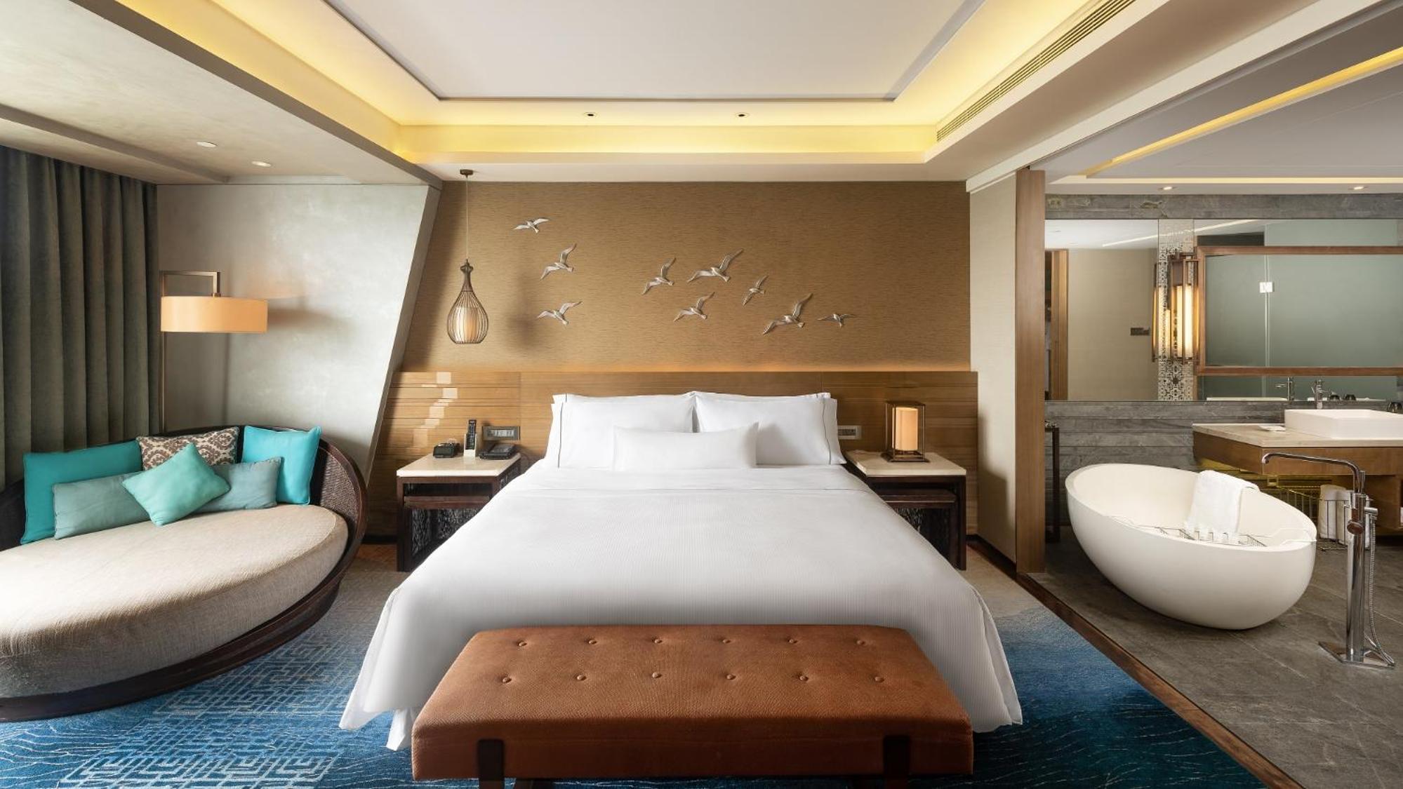 Deluxe Seaview Room King photo 1