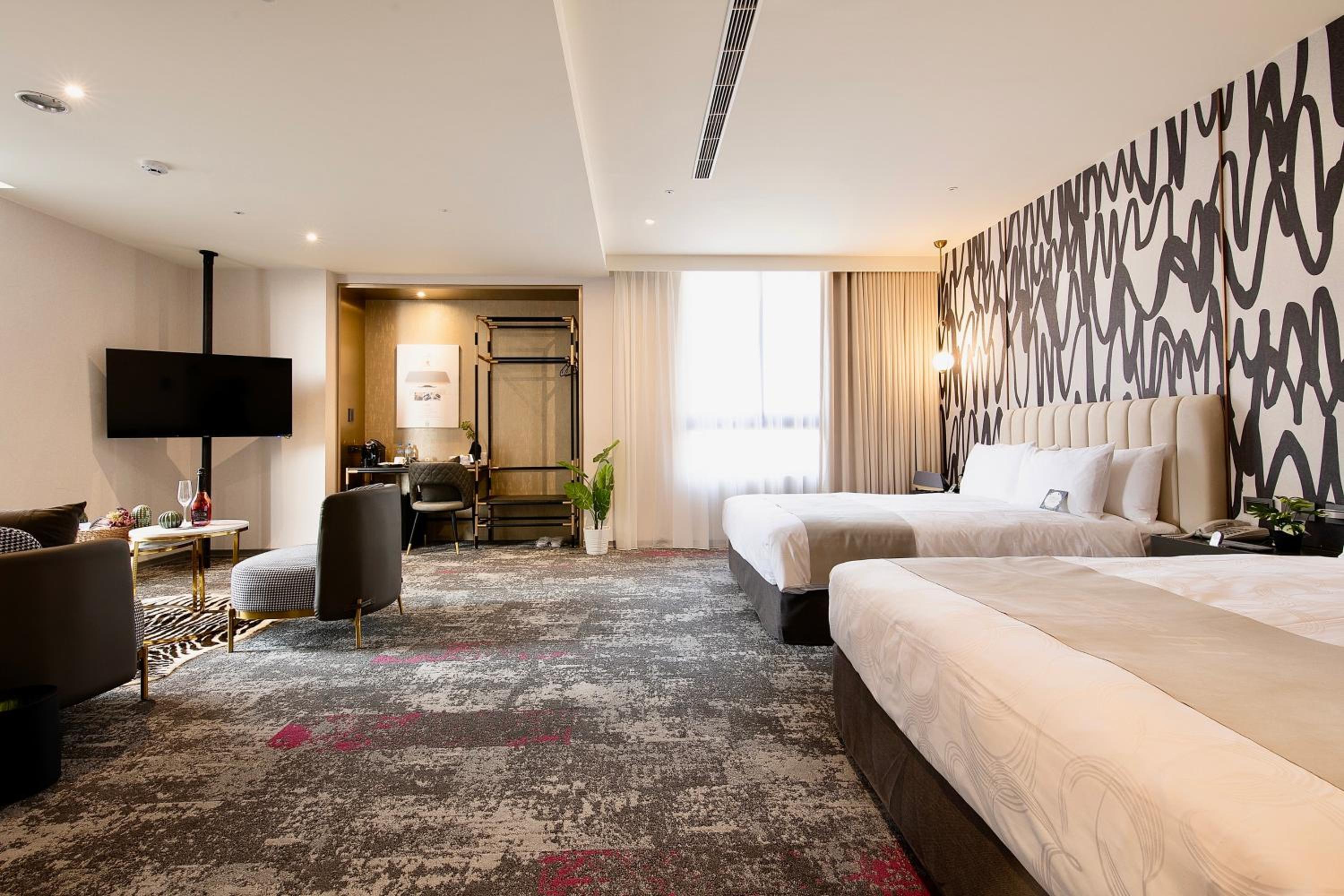 Quadruple Room - Photo 1