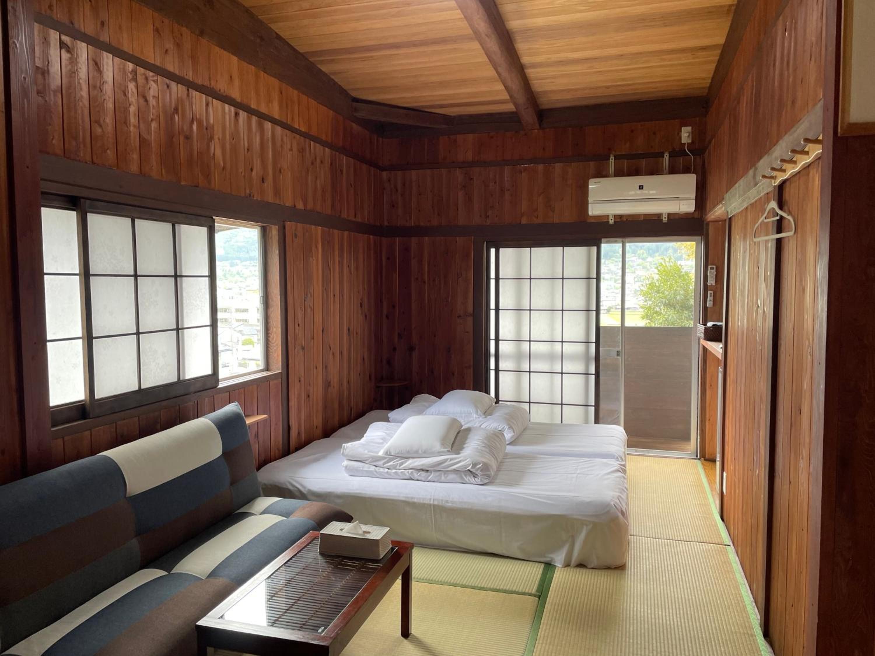 Twin Room with Bathroom photo 1