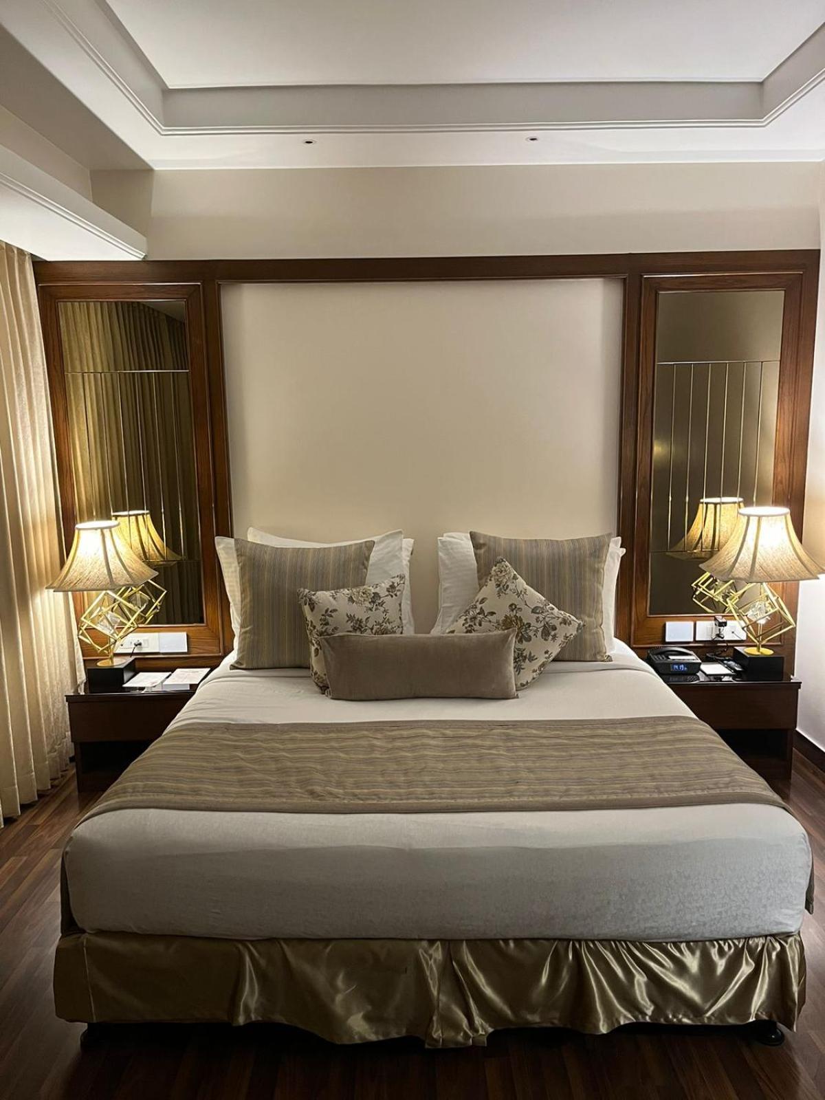 Suite with City View photo 2