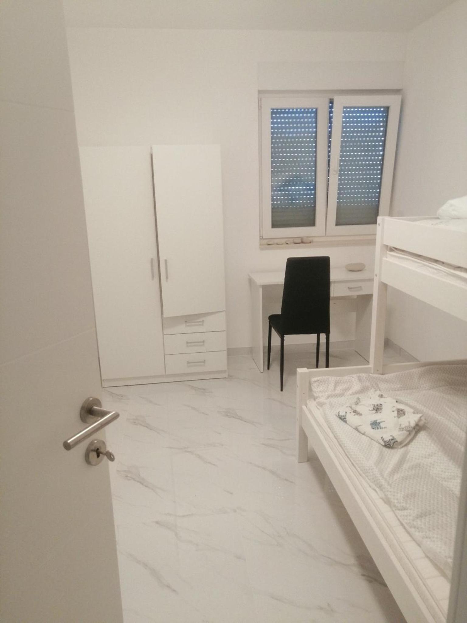 Two bedroom apartment with Balcony photo 2