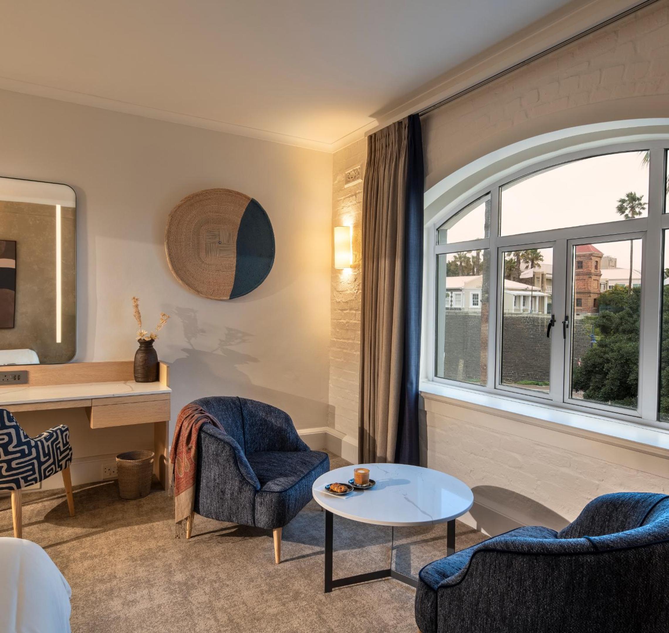 Superior Double Room with Piazza View - Photo 5