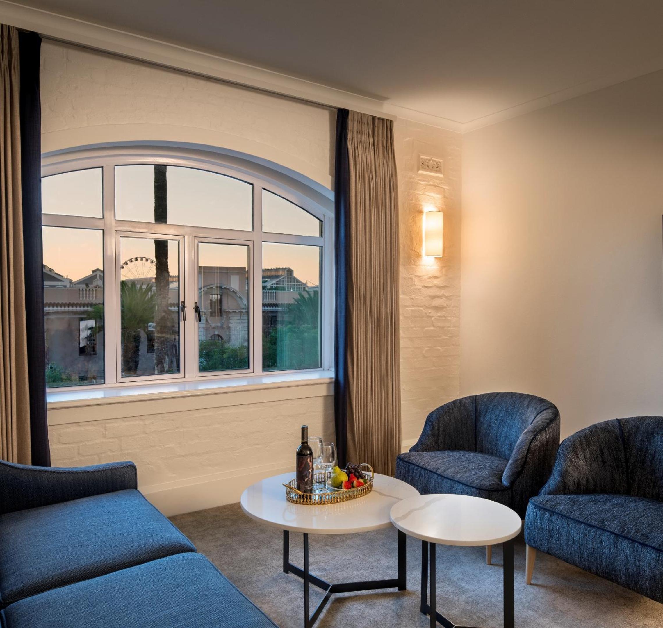 Superior Double Room with Piazza View - Photo 15