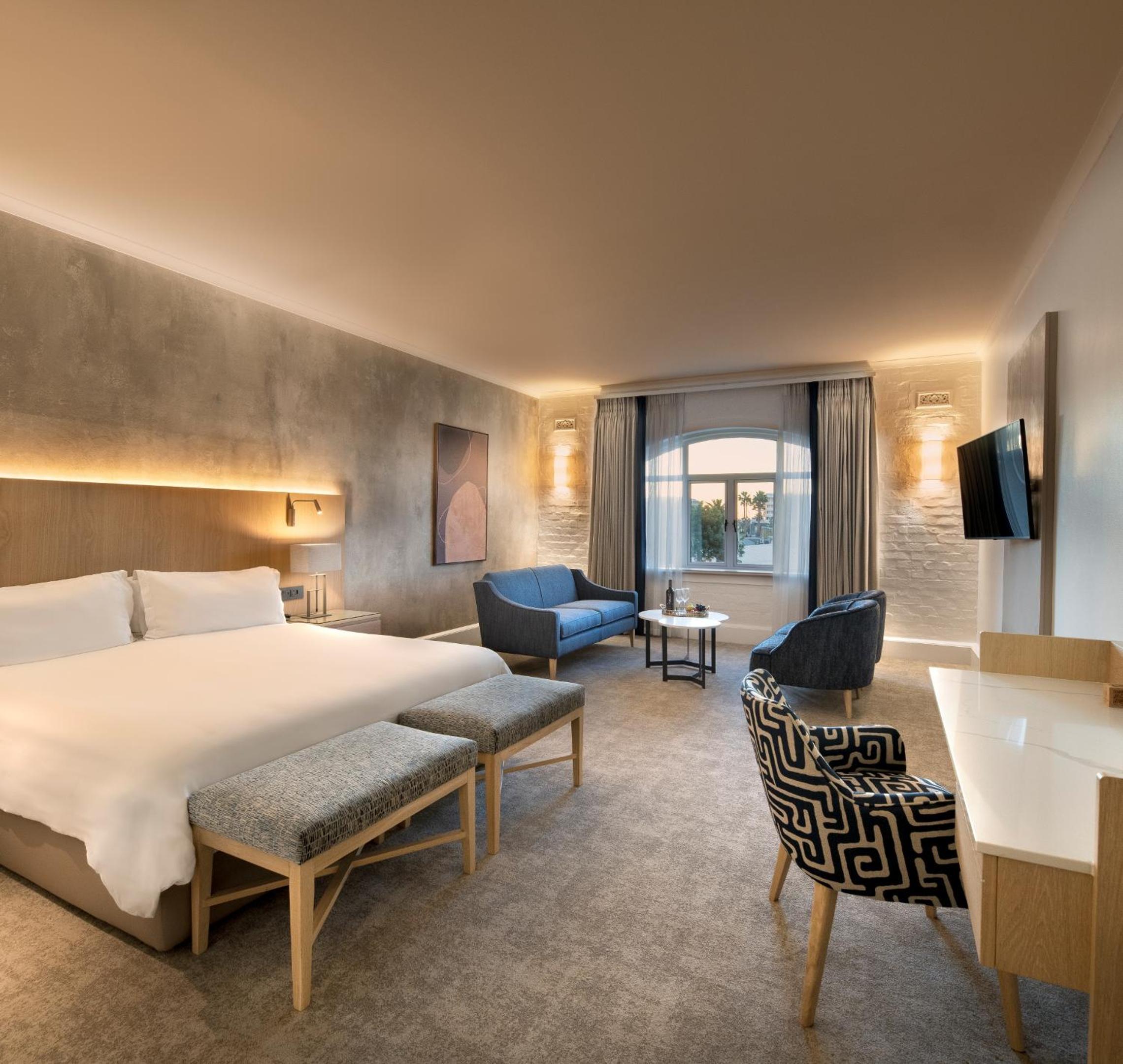 Superior Double Room with Piazza View - Photo 14
