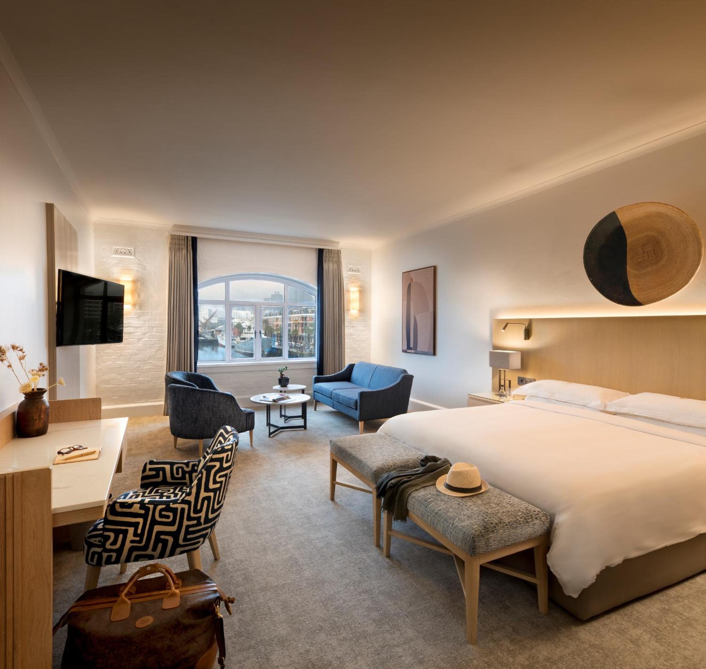 Superior Double Room with Mountain and Harbor View - Photo 8