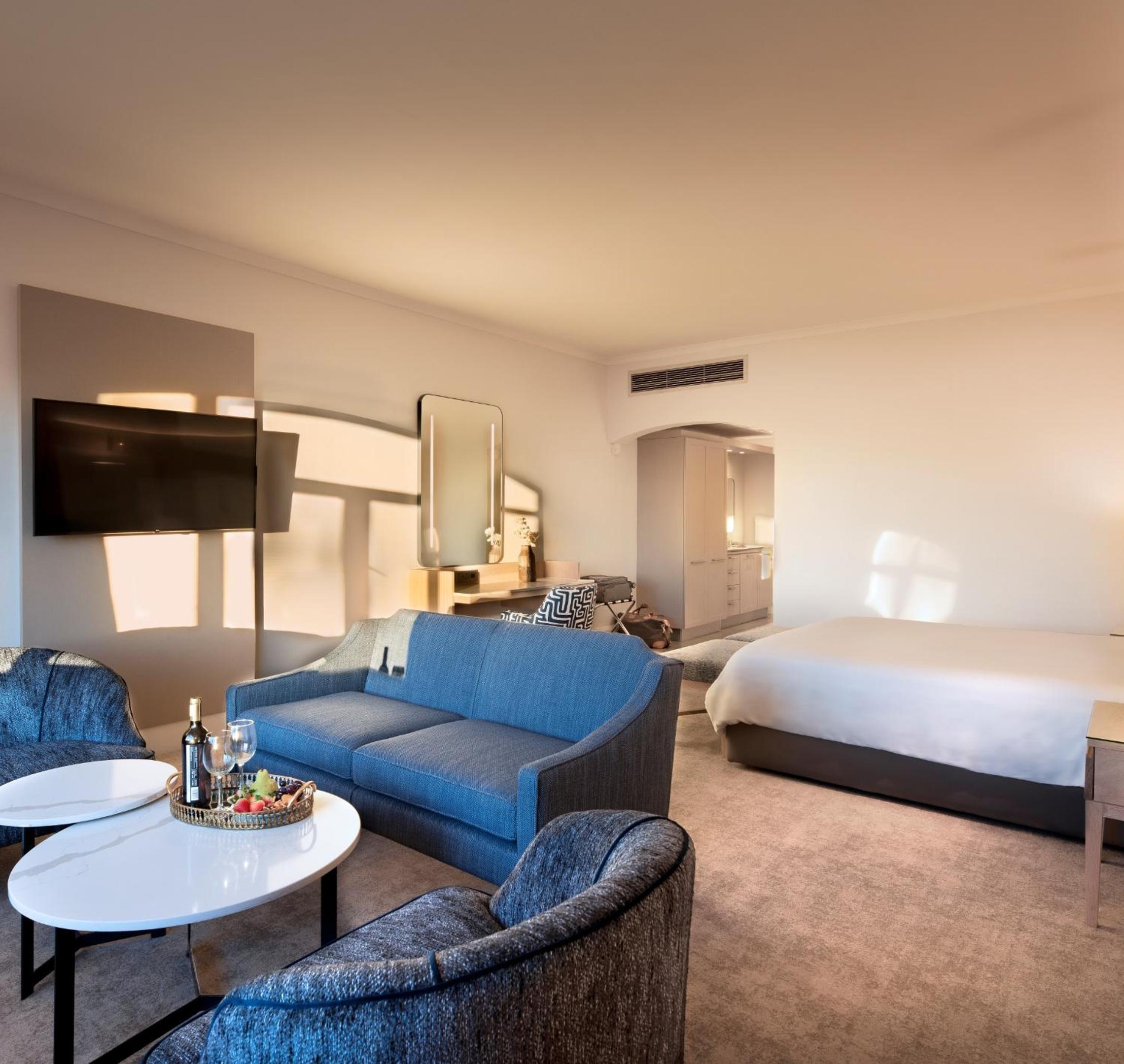Superior Double Room with Piazza View - Photo 7