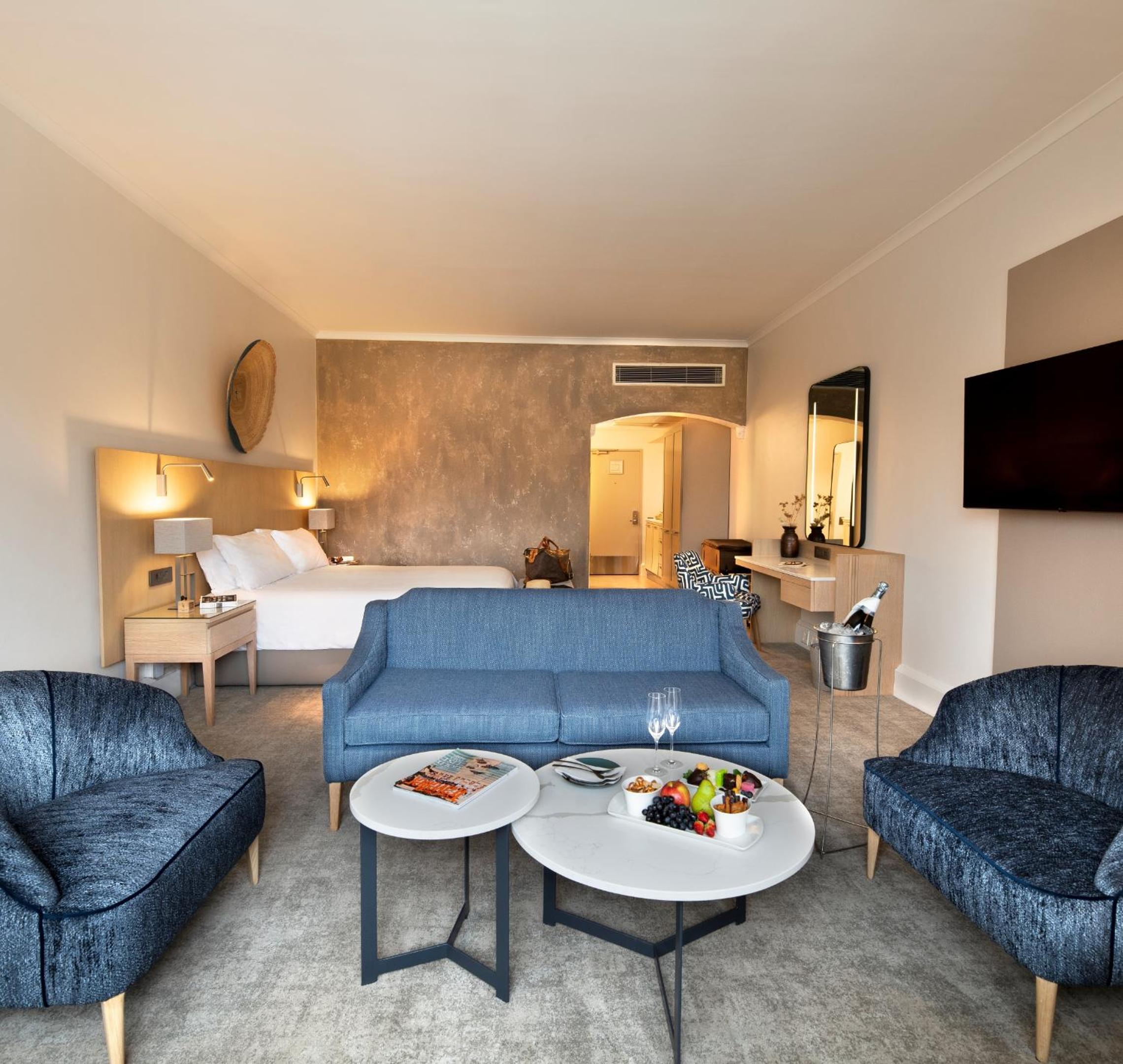 Superior Double Room with Mountain and Harbor View - Photo 11