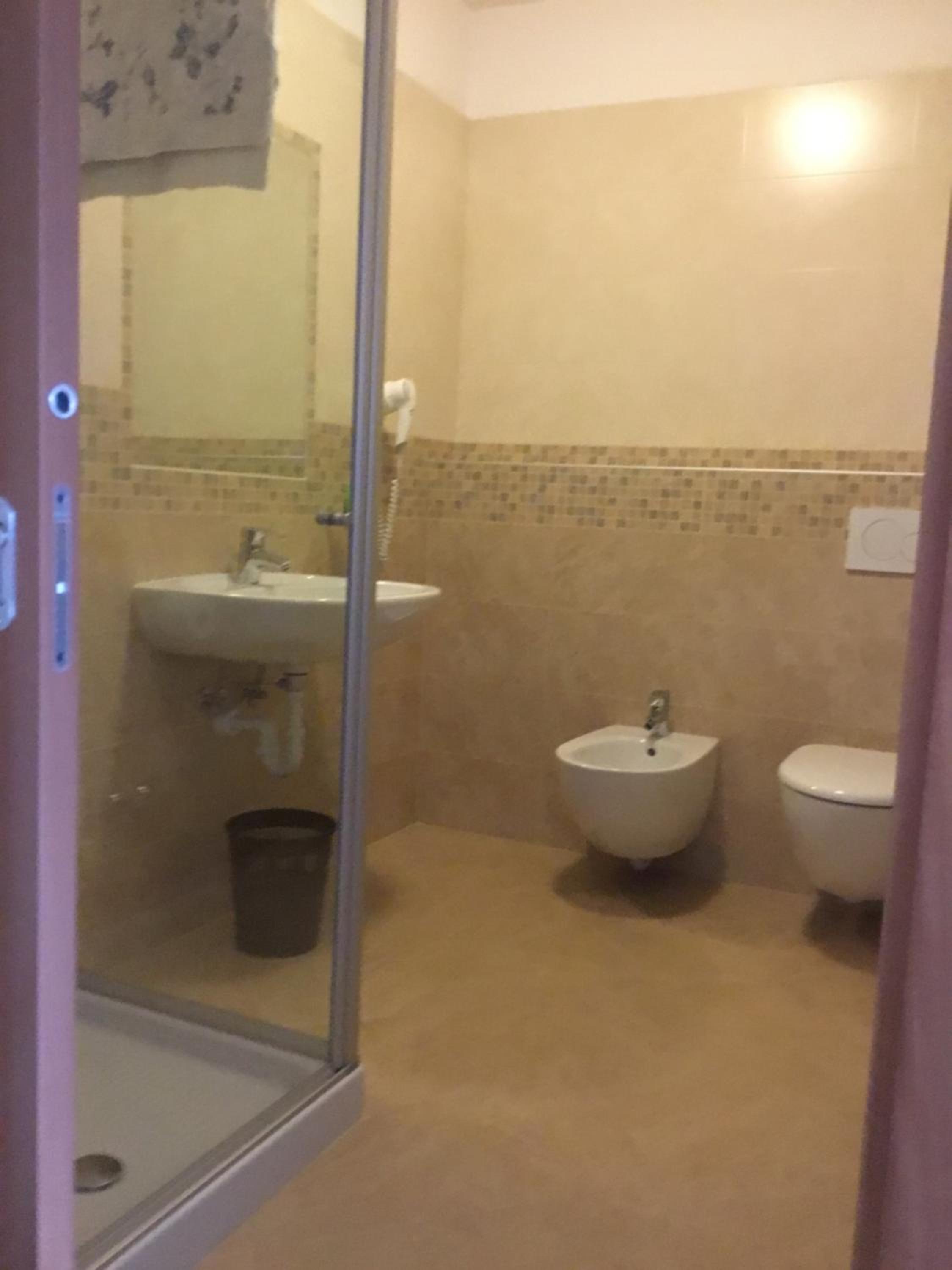 Basic Triple Room photo 3
