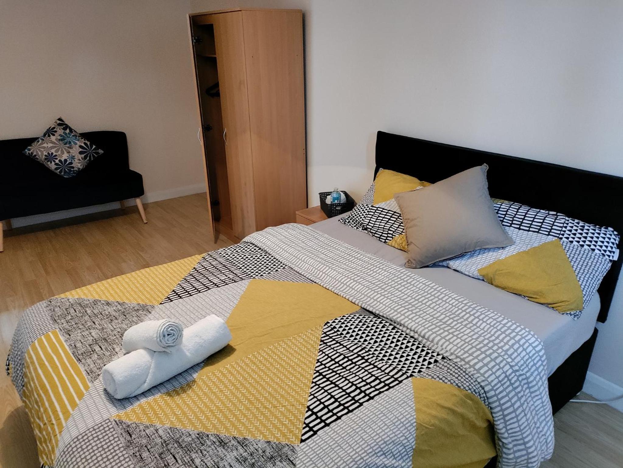 Large Double Room photo 1