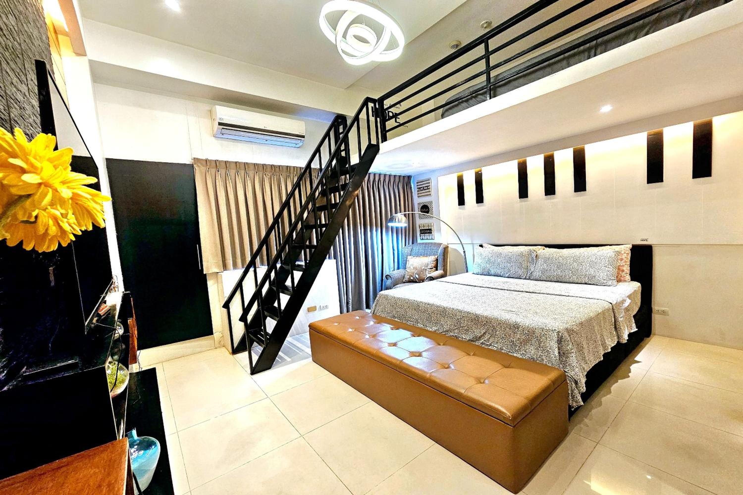 Loft - Photo 2