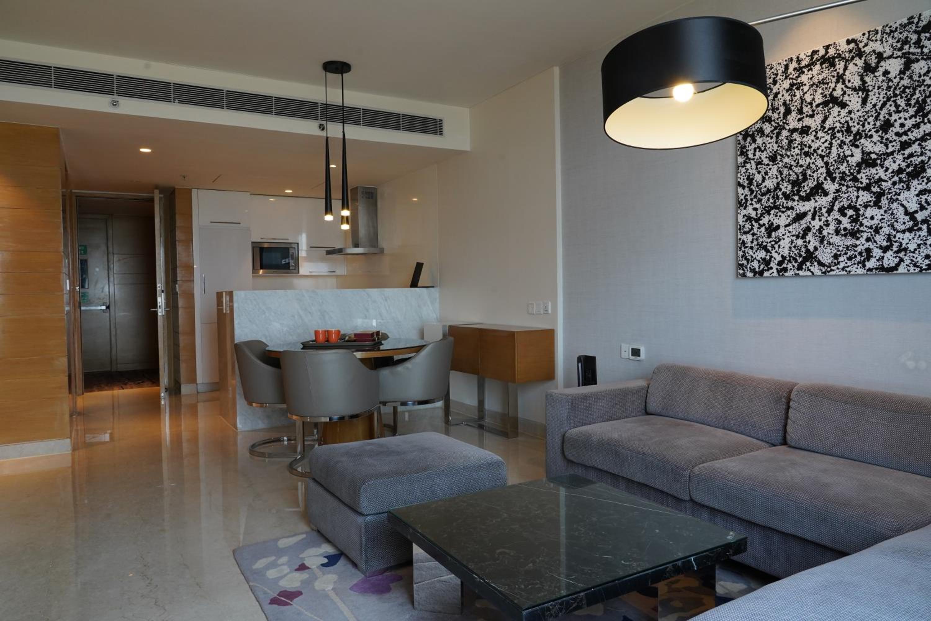 One Bedroom Apartment Garden View (Includes Breakfast) - 915 sqft photo 2