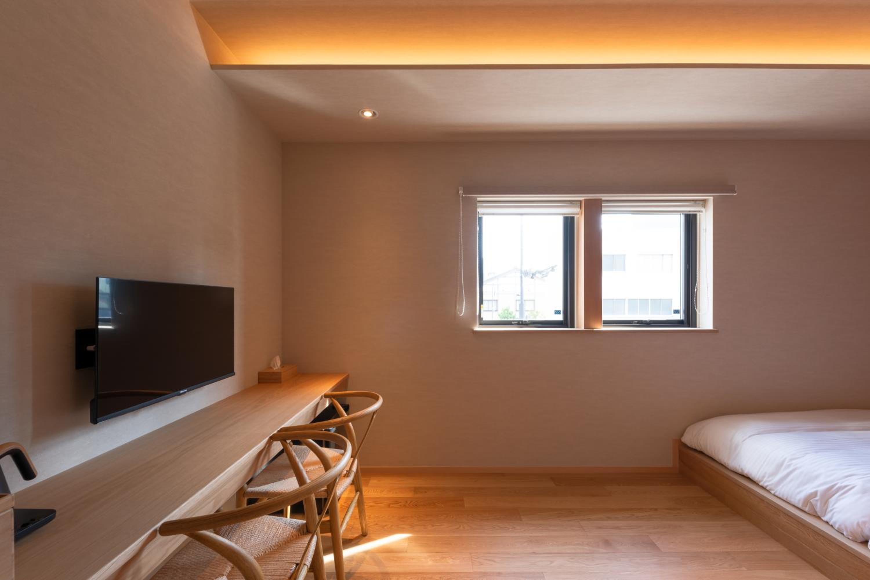 Standard Twin Room with Garden View - Photo 5