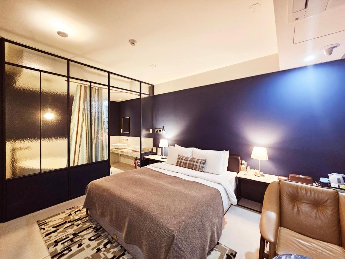 Standard Double Room - Photo 26