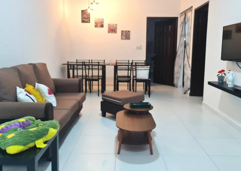 Three-Bedroom Apartment photo 1