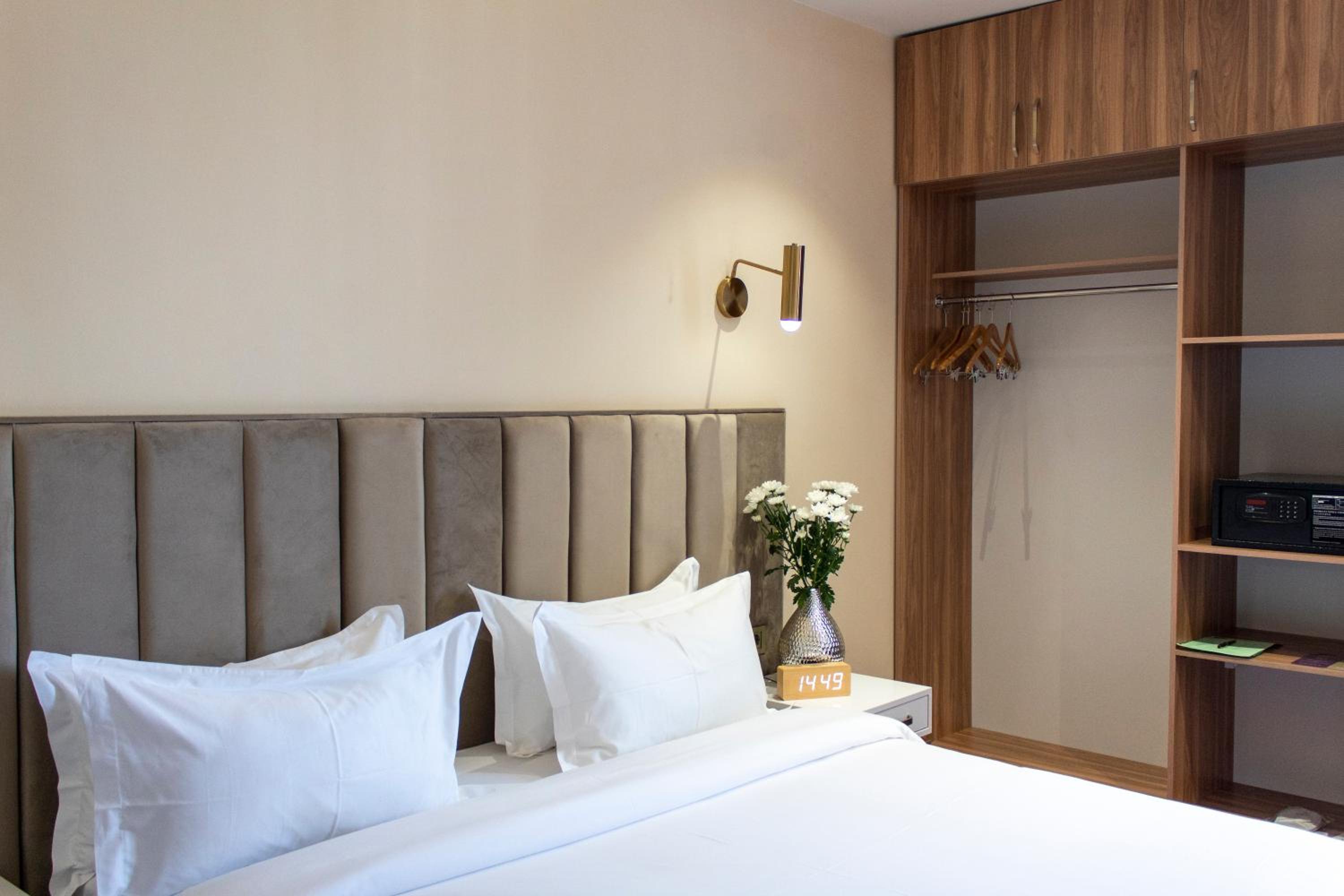 Standard Double Room - Photo 5