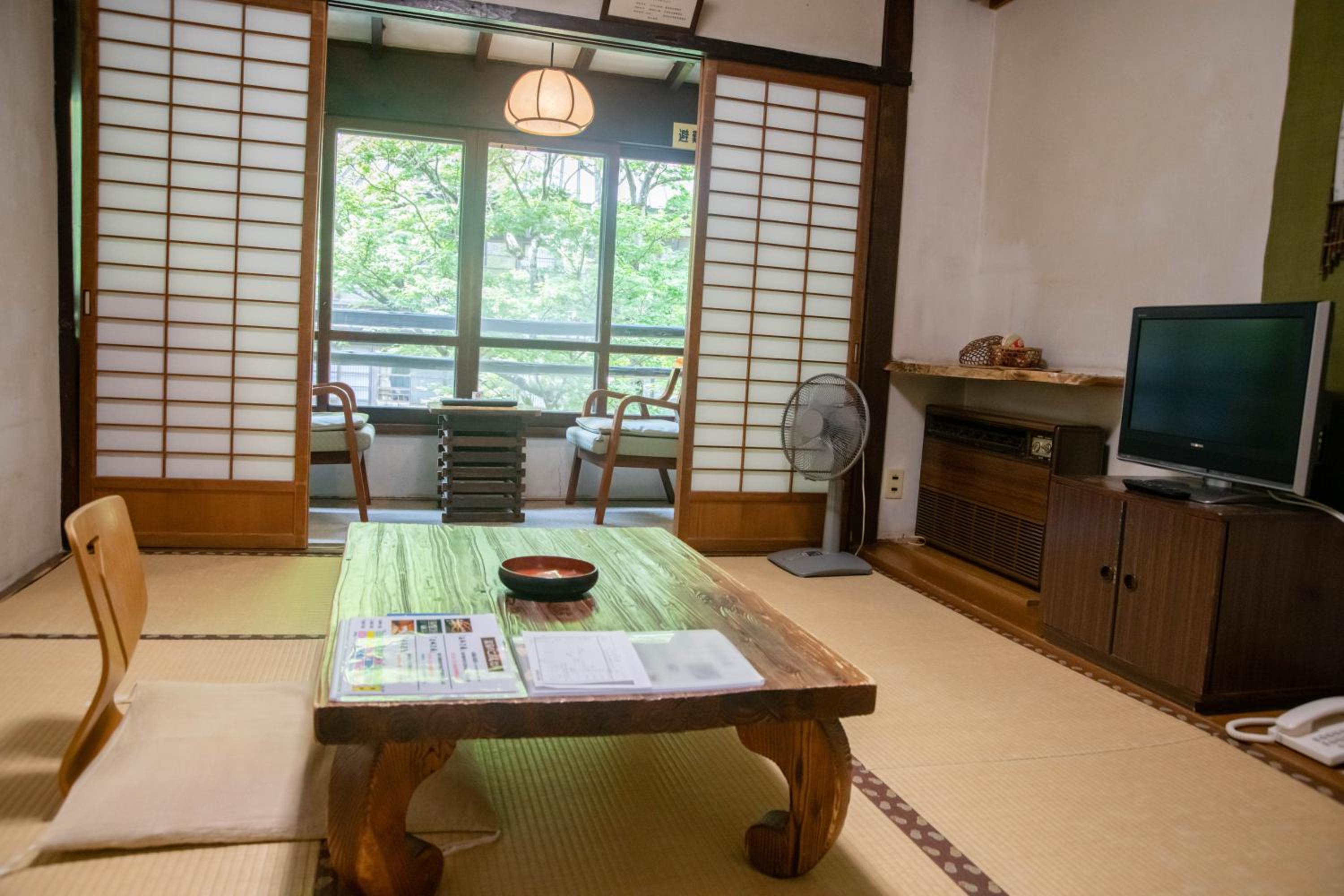 Economy Japanese-Style Room with Shared Bathroom photo 1