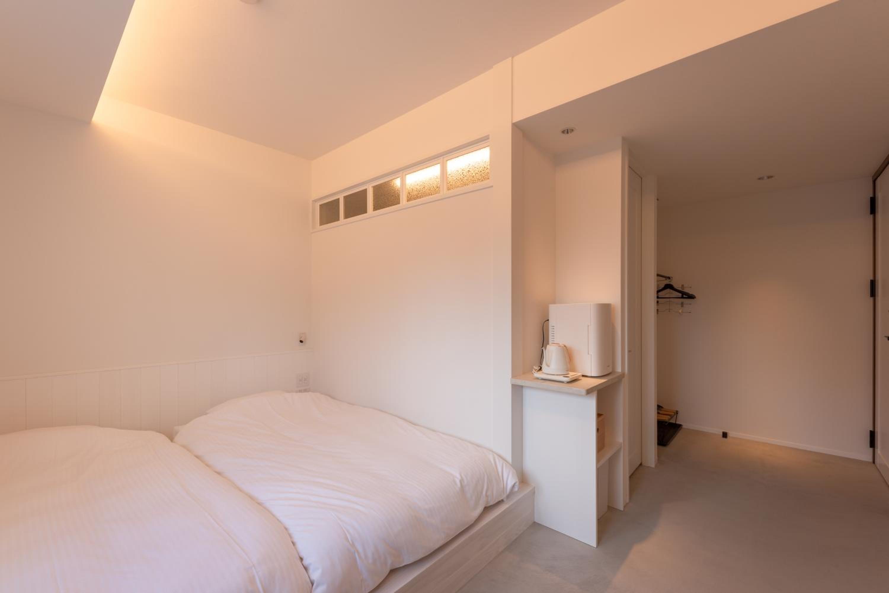 Standard Twin Room - Photo 4