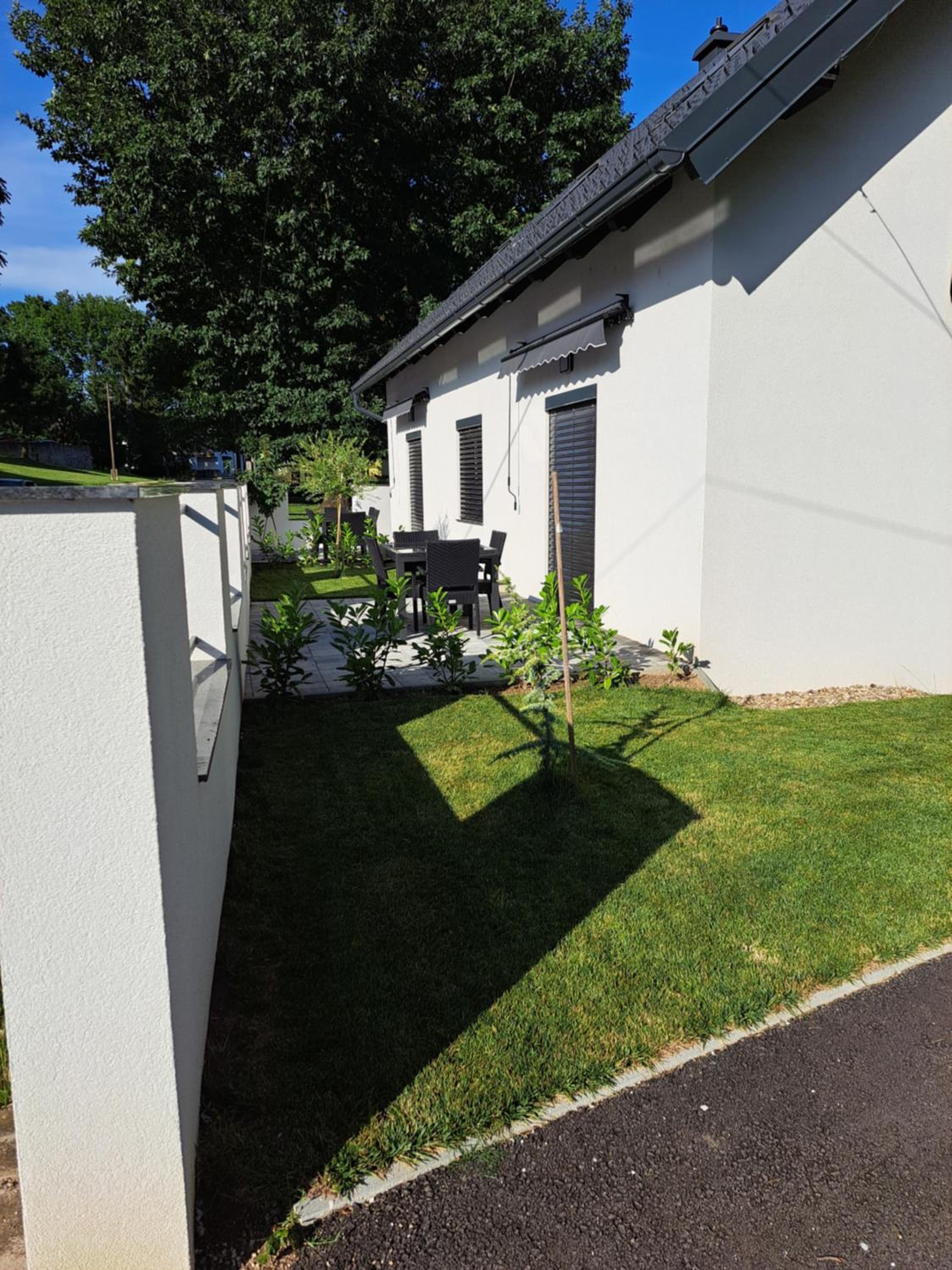 Apartment with Terrace - Photo 22