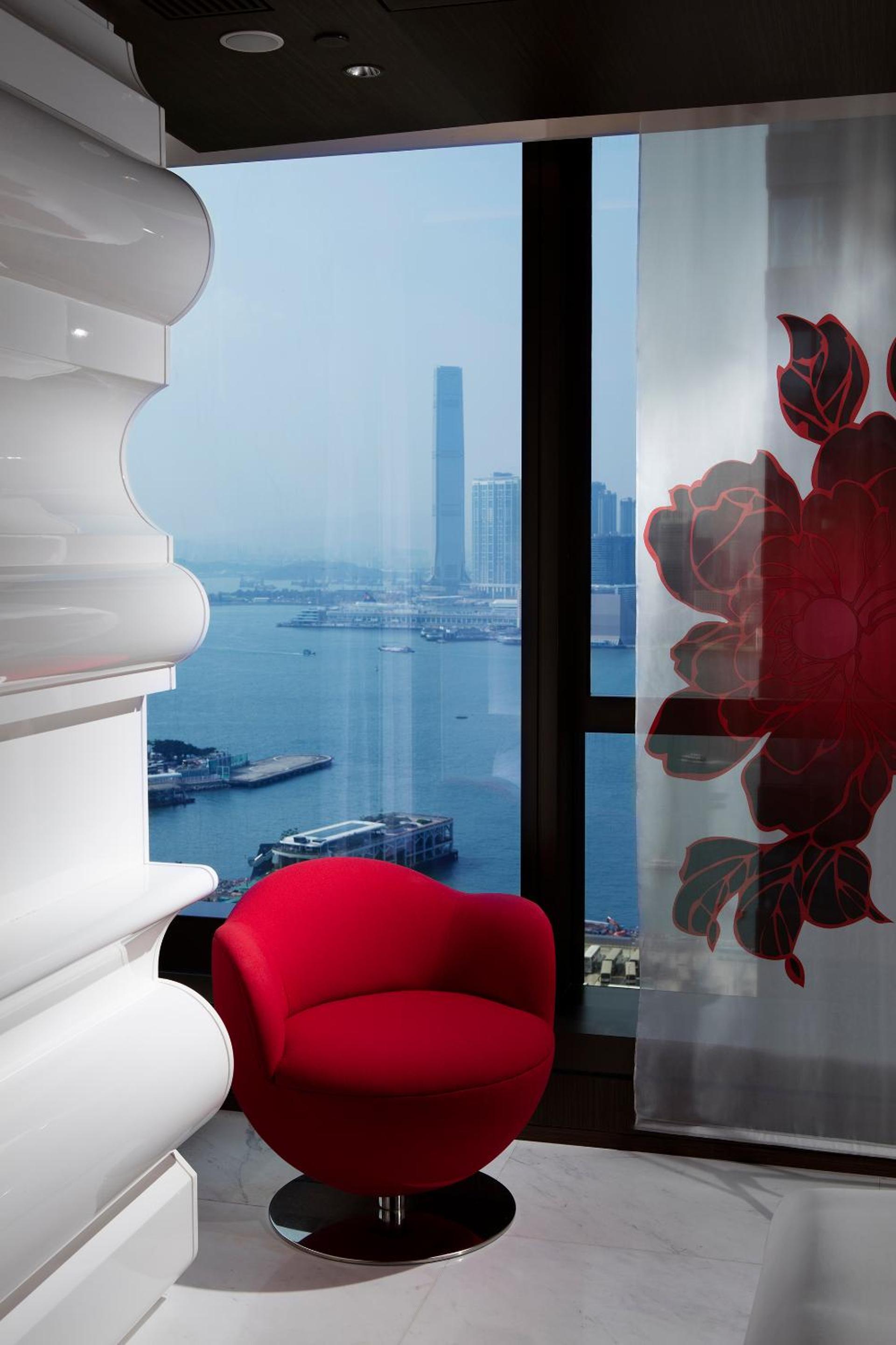 Half Moon Premier King Room with Partial Harbor View photo 3