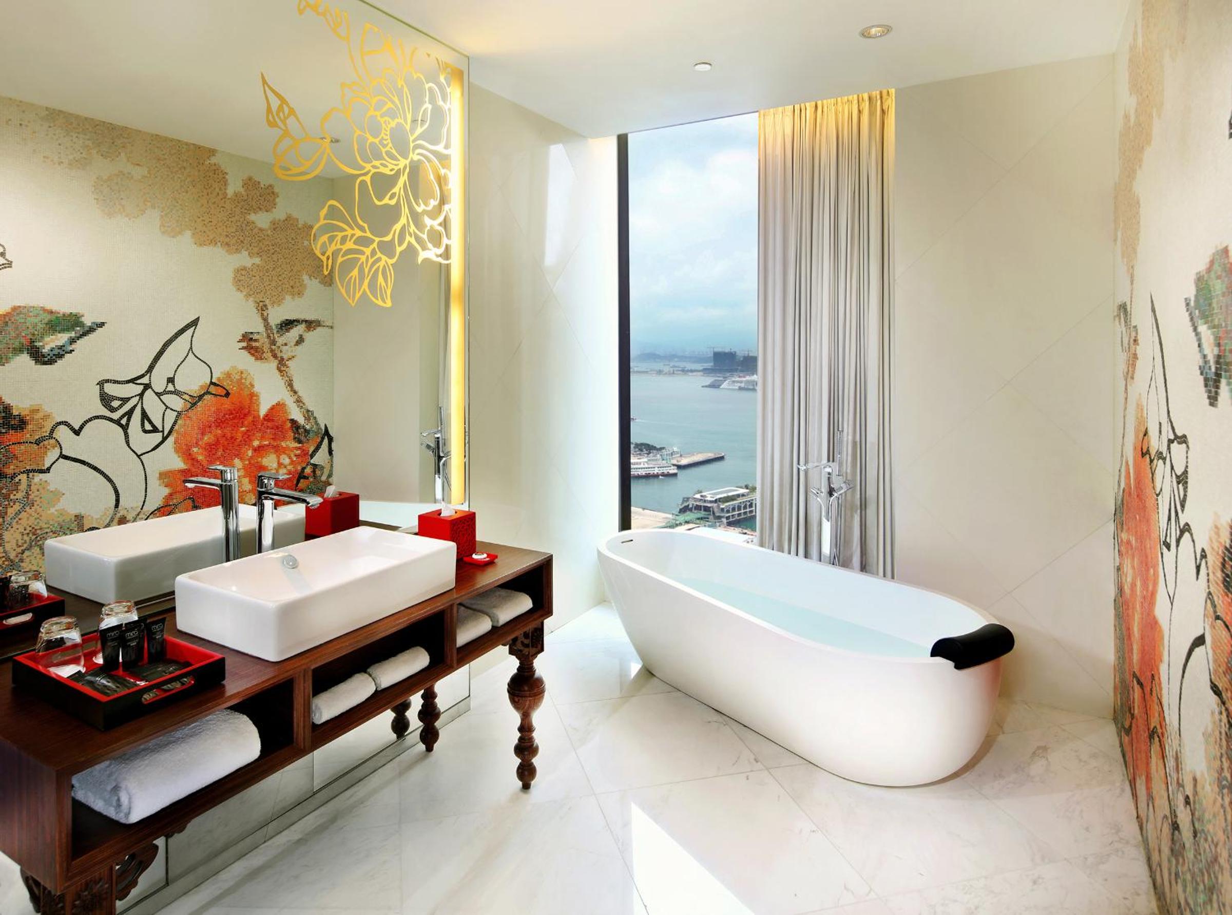 Full Moon King Room with Partial Harbor View photo 3