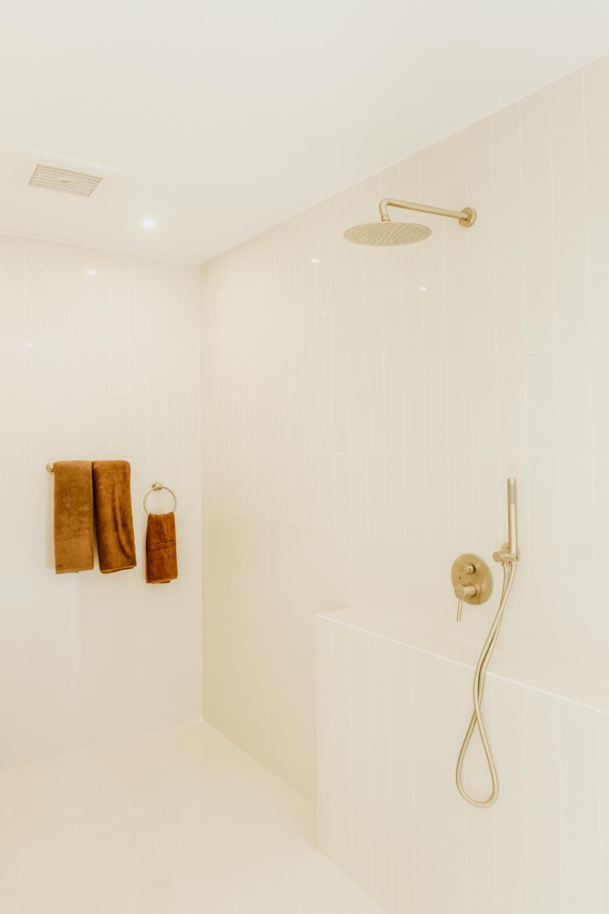 Standard Double Room - Photo 10