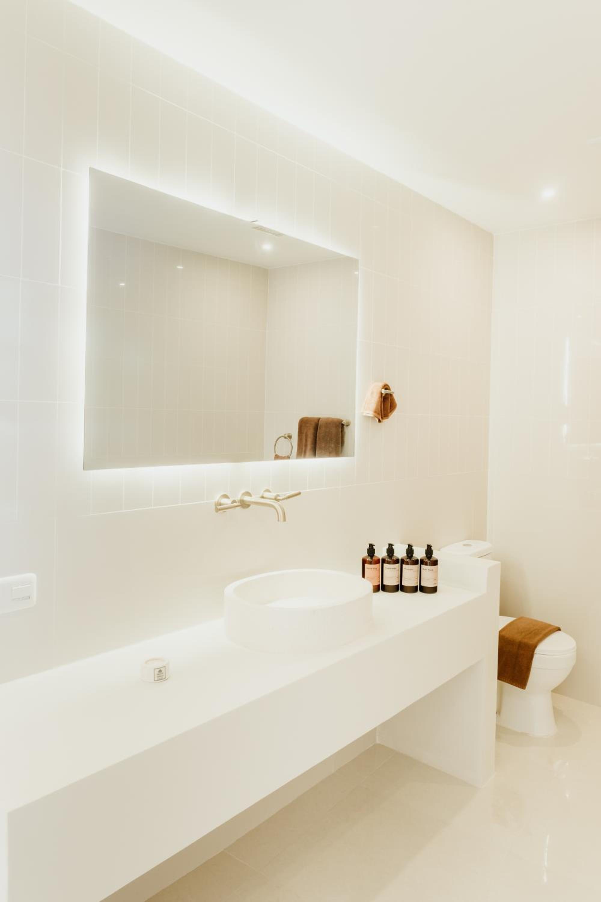Standard Double Room - Photo 9
